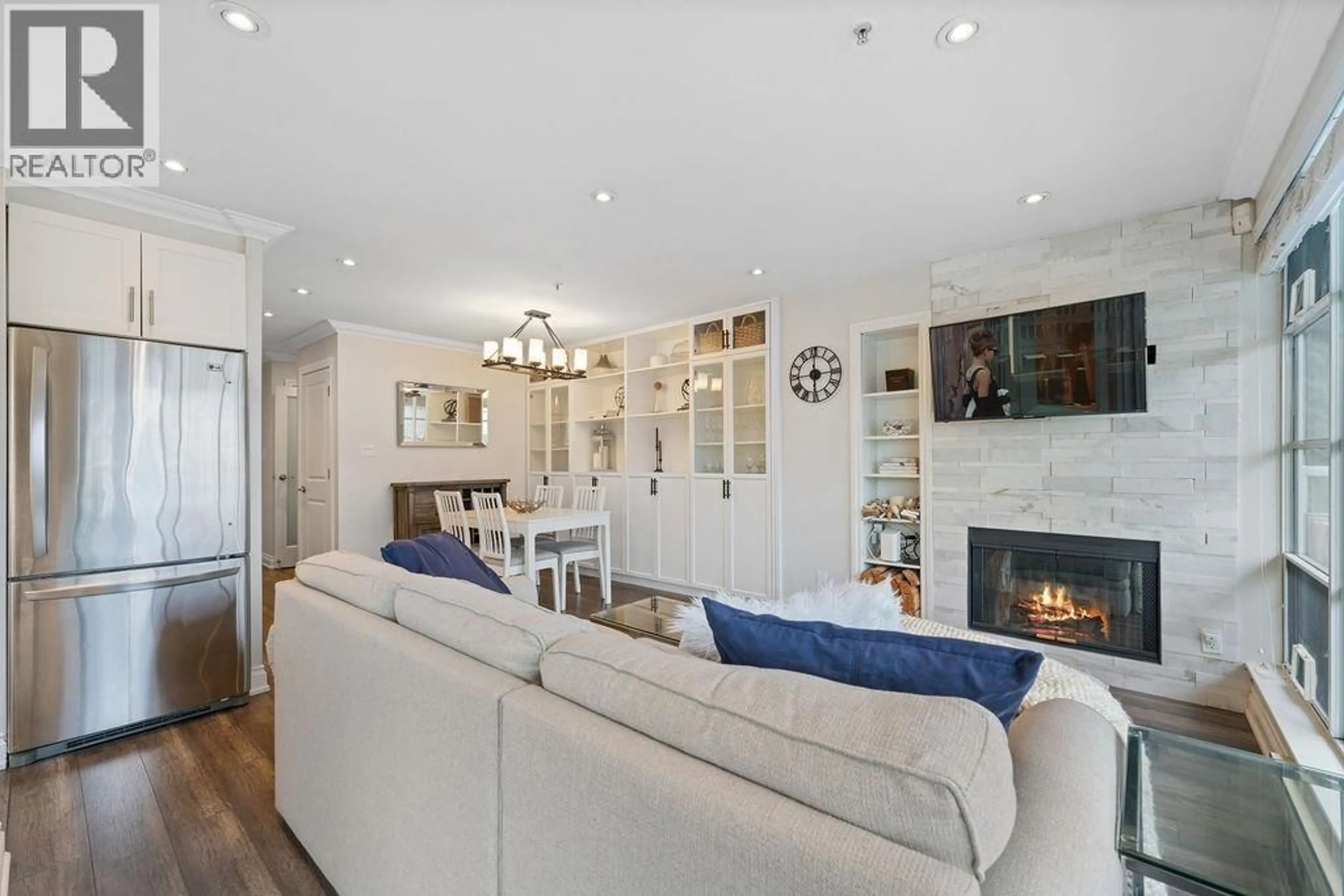 Living room with furniture, unknown for 203 - 2287 3RD AVENUE, Vancouver British Columbia V6K1L5