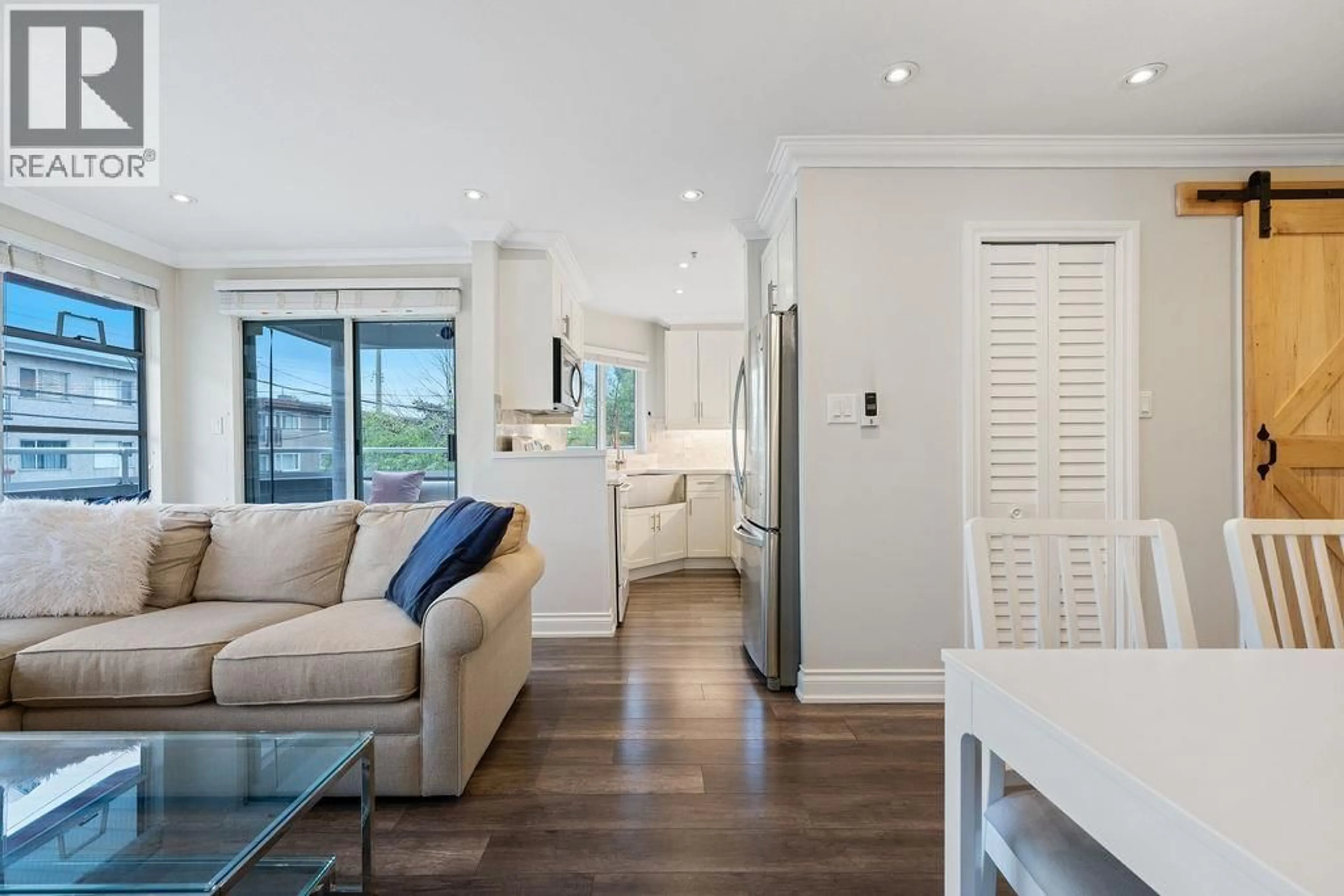 Unknown for 203 - 2287 3RD AVENUE, Vancouver British Columbia V6K1L5