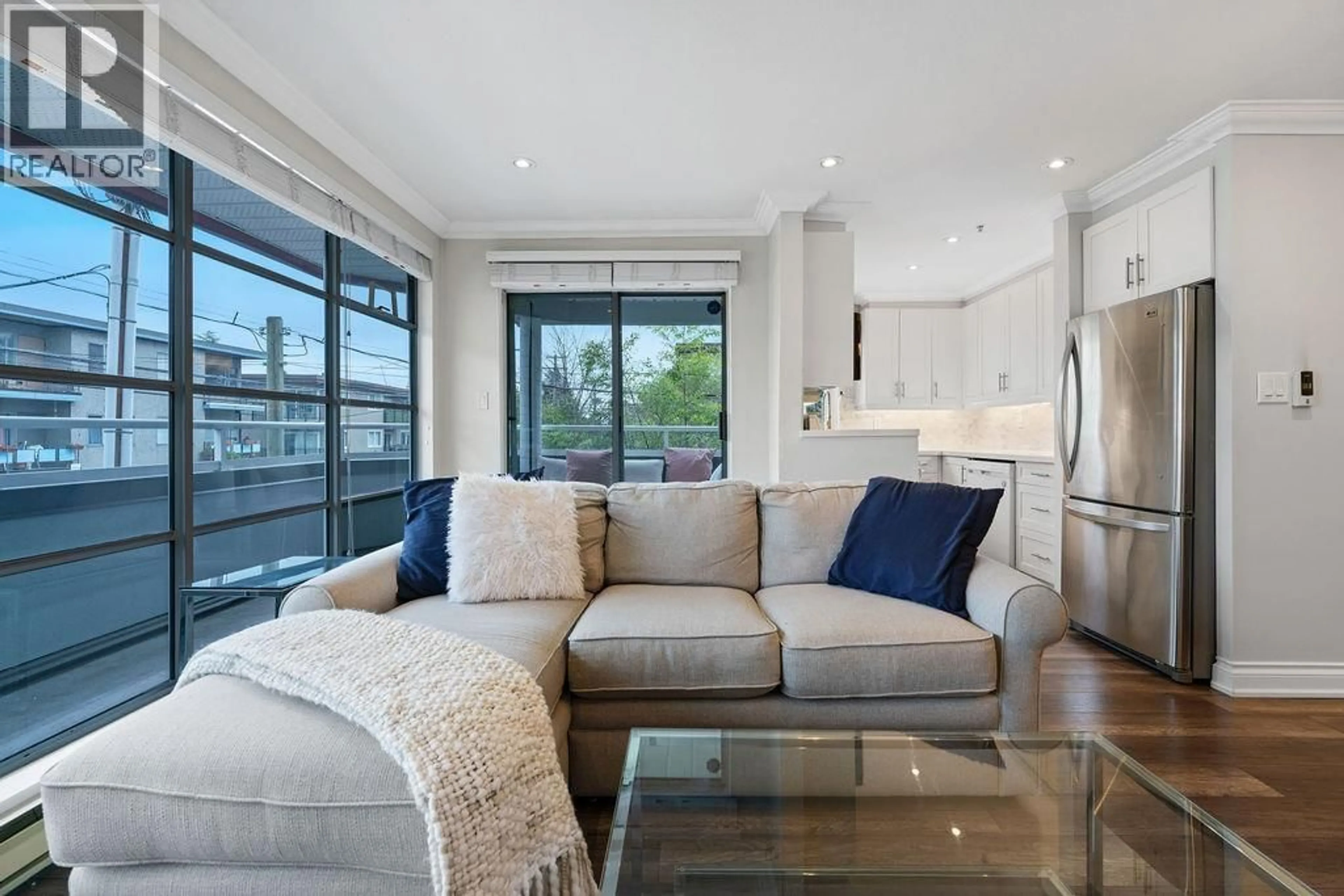 Living room with furniture, unknown for 203 - 2287 3RD AVENUE, Vancouver British Columbia V6K1L5