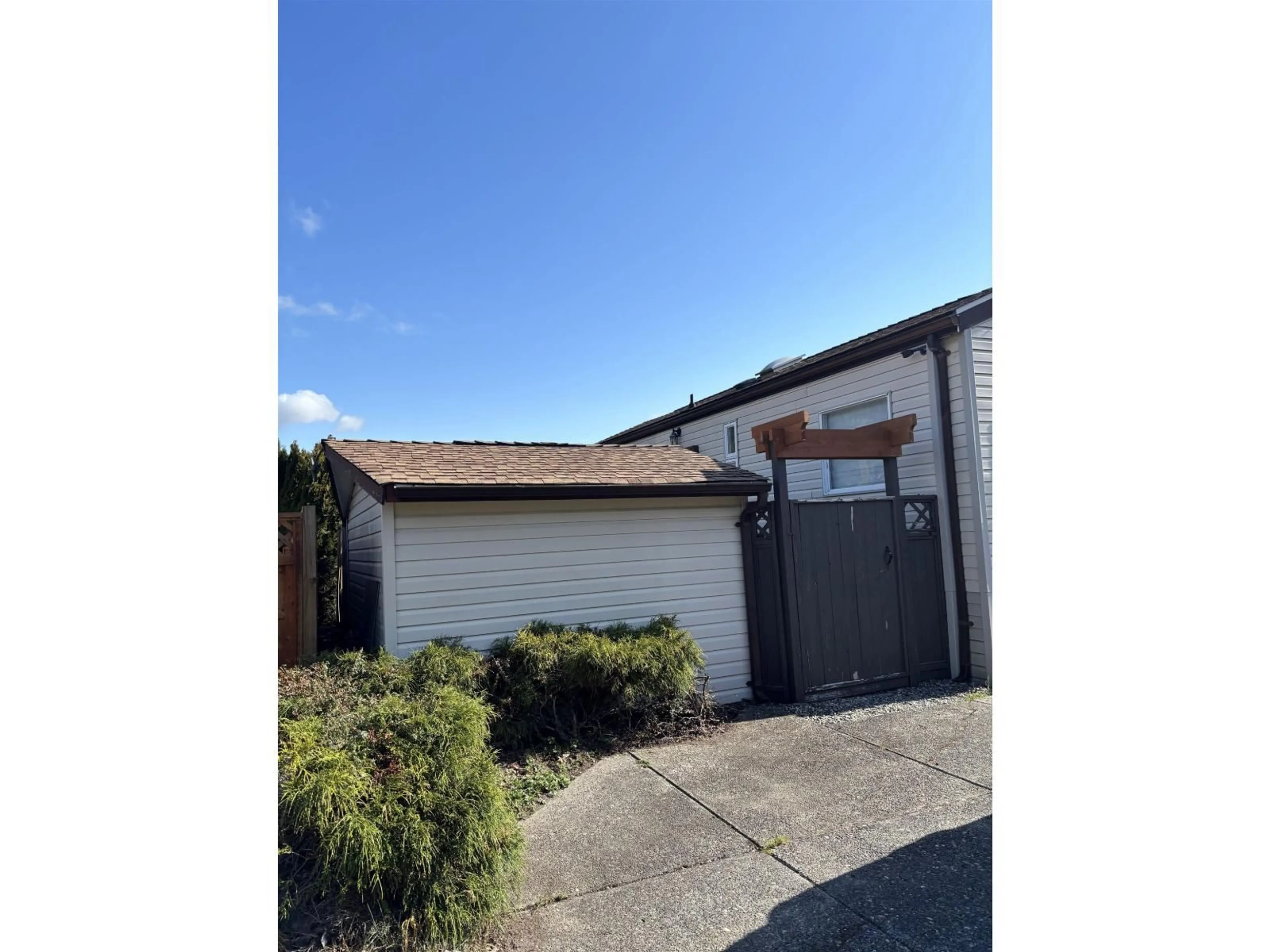 A pic from outside/outdoor area/front of a property/back of a property/a pic from drone, street for 170 - 1436 FROST ROAD, Cultus Lake British Columbia V2R4X8