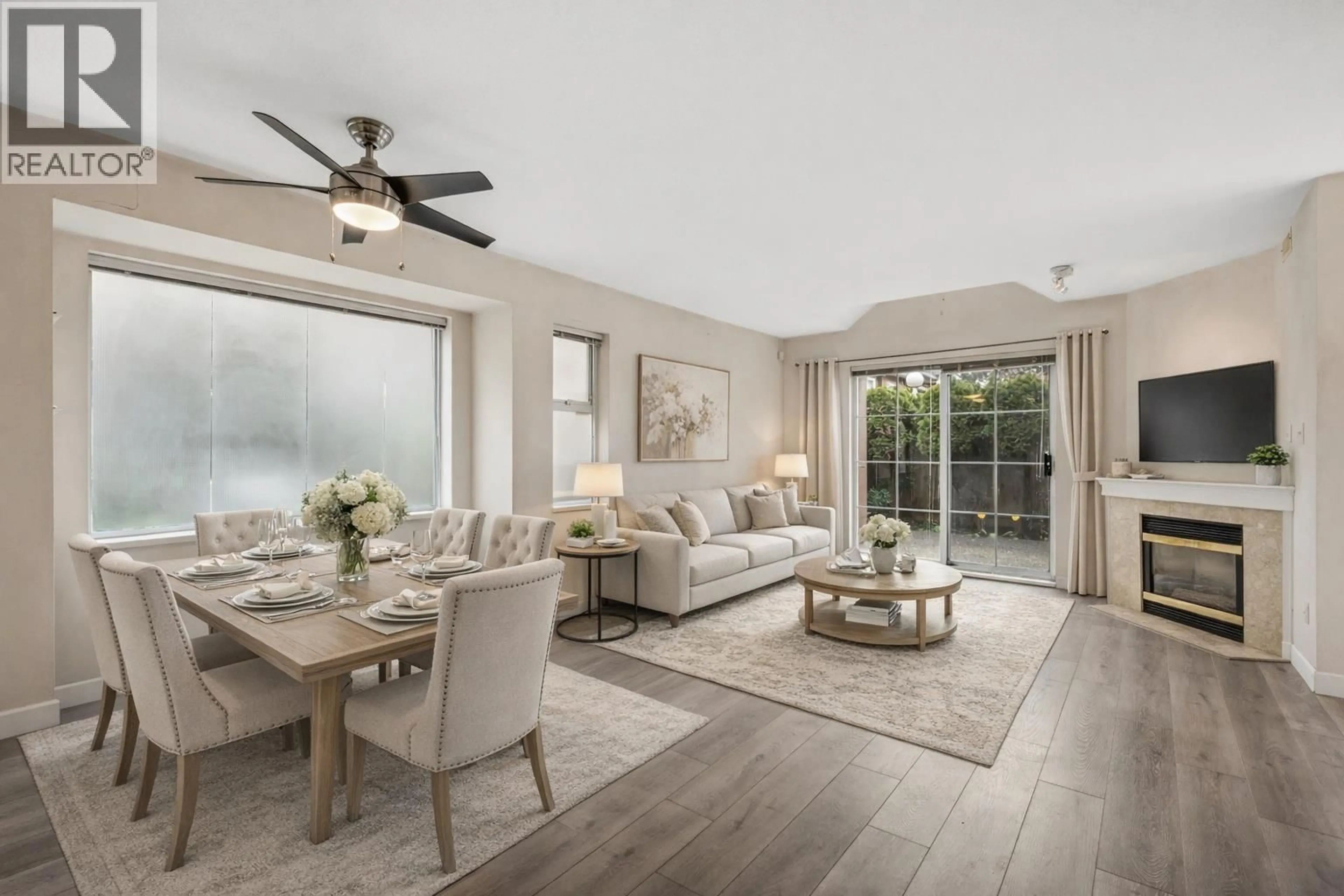 Living room with furniture, unknown for 35 - 7488 SALISBURY AVENUE, Burnaby British Columbia V5E3A3