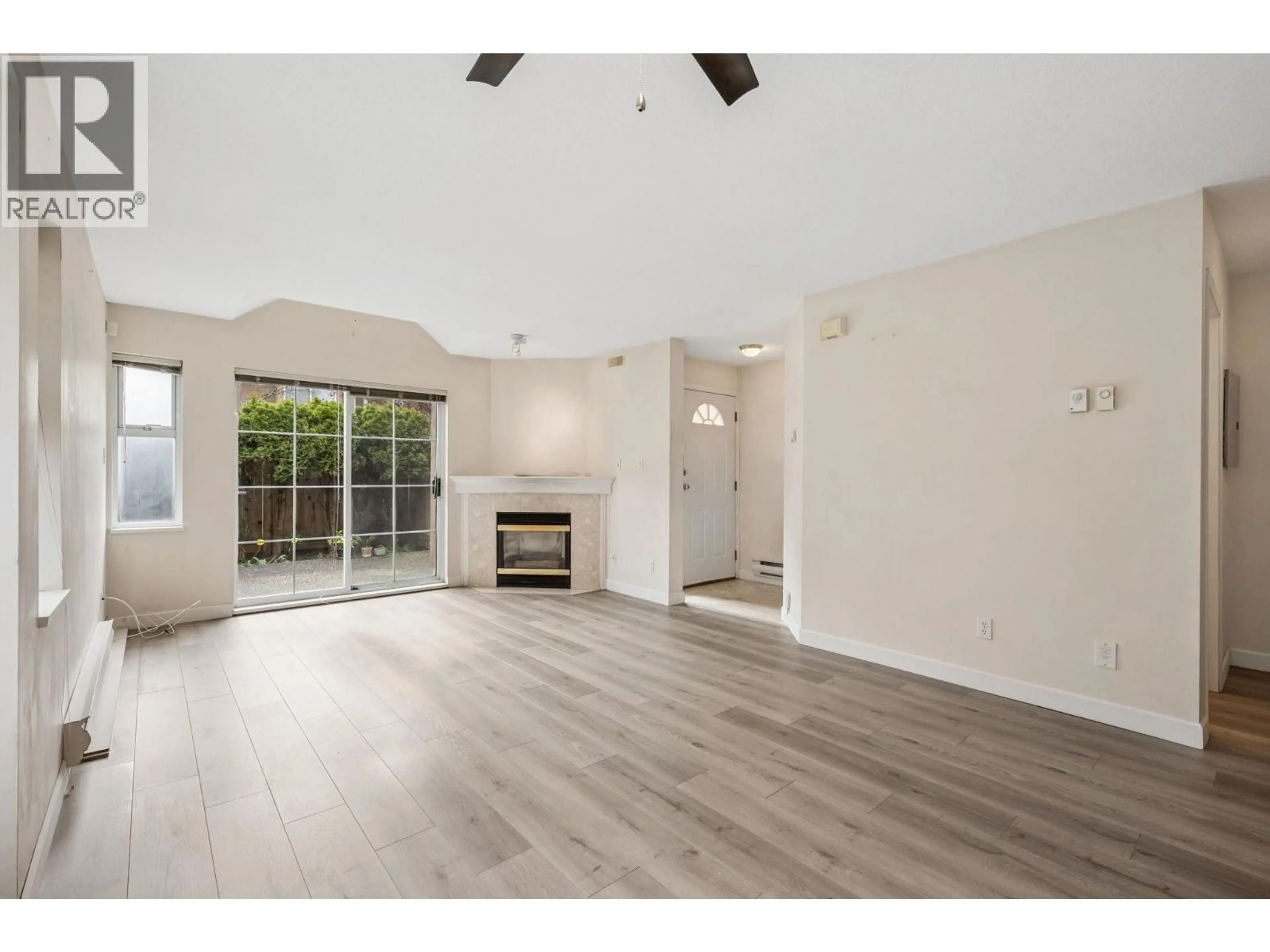 A pic of a room for 35 - 7488 SALISBURY AVENUE, Burnaby British Columbia V5E3A3