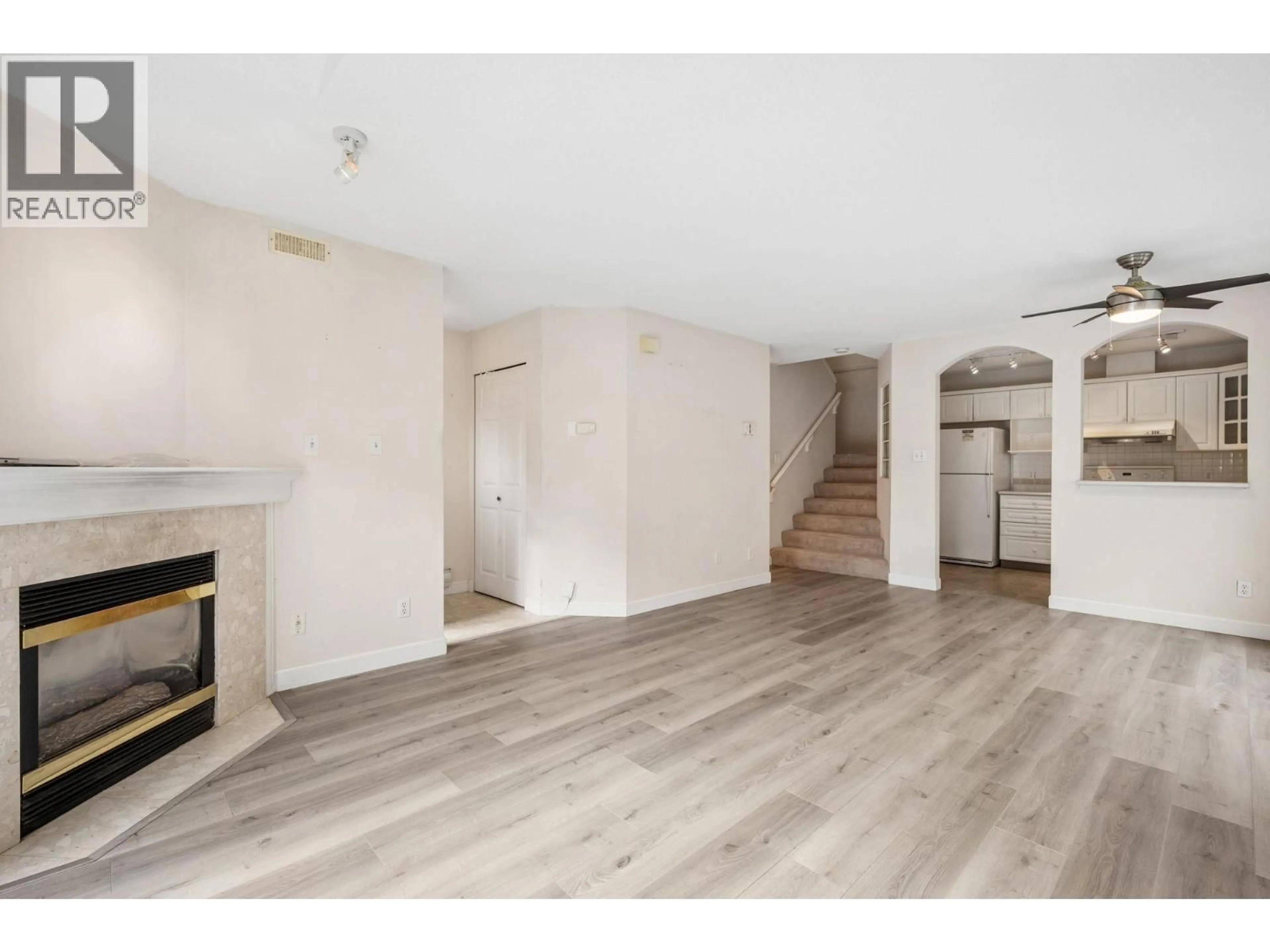 A pic of a room for 35 - 7488 SALISBURY AVENUE, Burnaby British Columbia V5E3A3