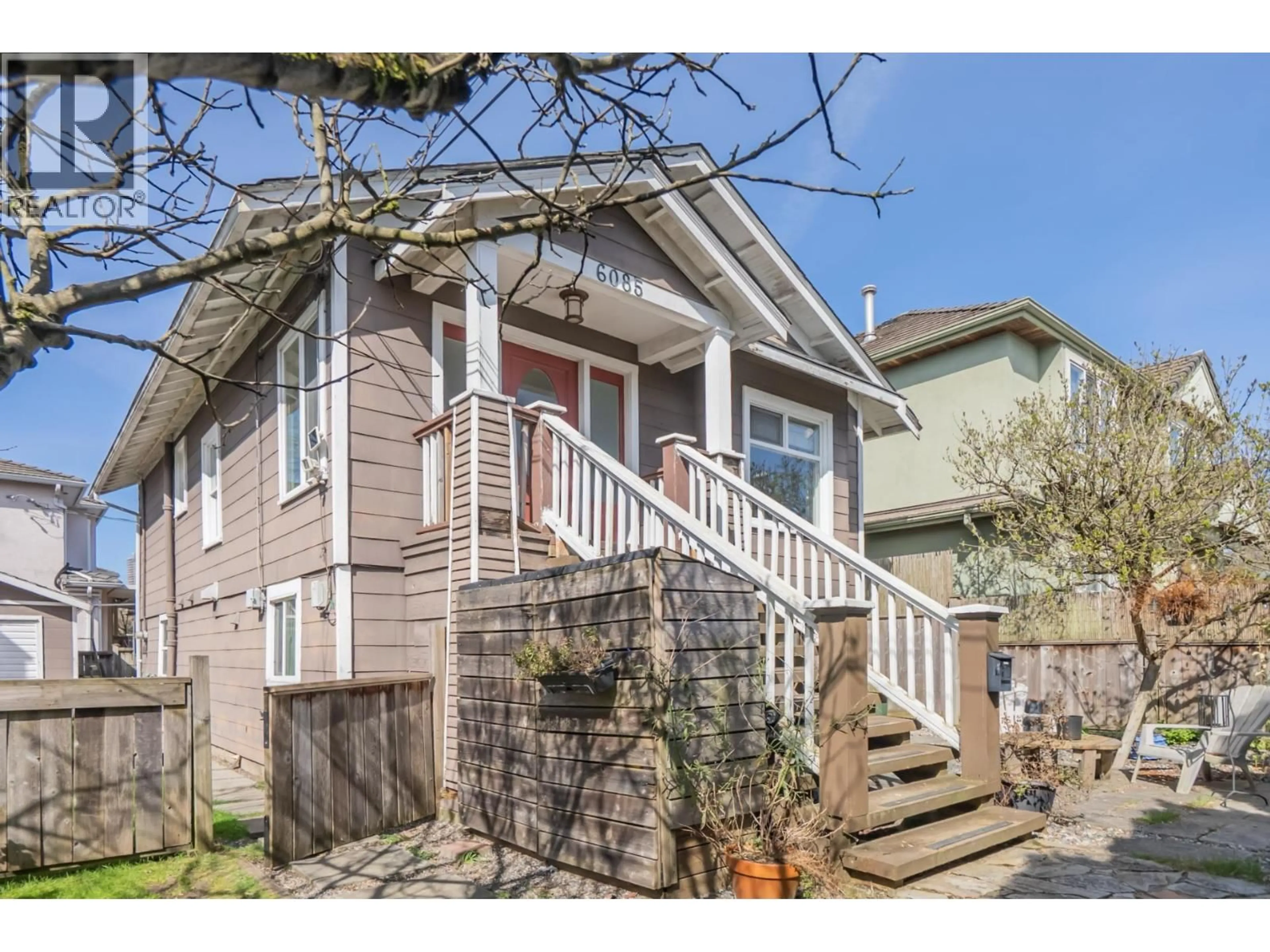 Home with vinyl exterior material, street for 6085 QUEBEC STREET, Vancouver British Columbia V5W2P5