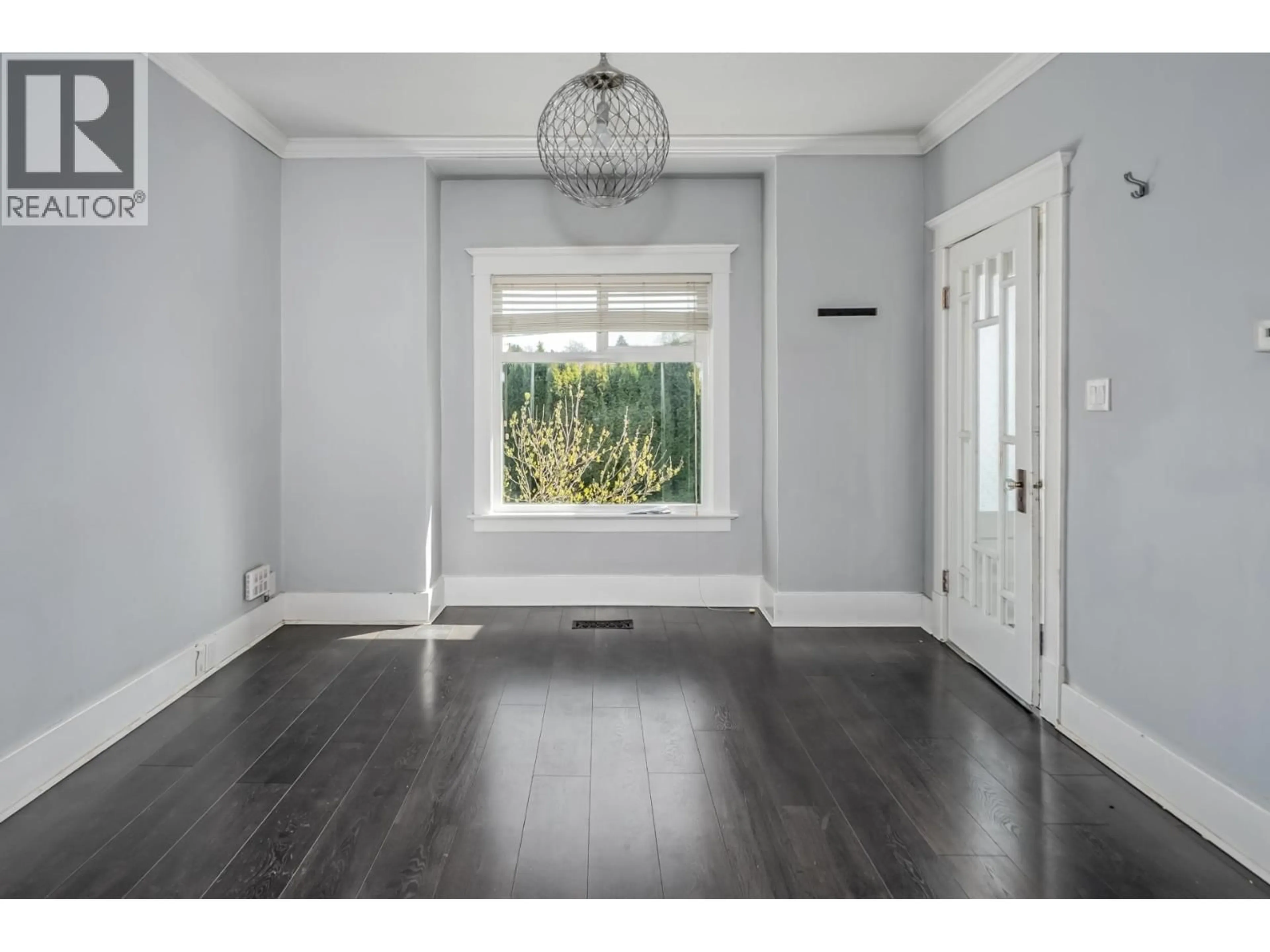 Indoor entryway for 6085 QUEBEC STREET, Vancouver British Columbia V5W2P5