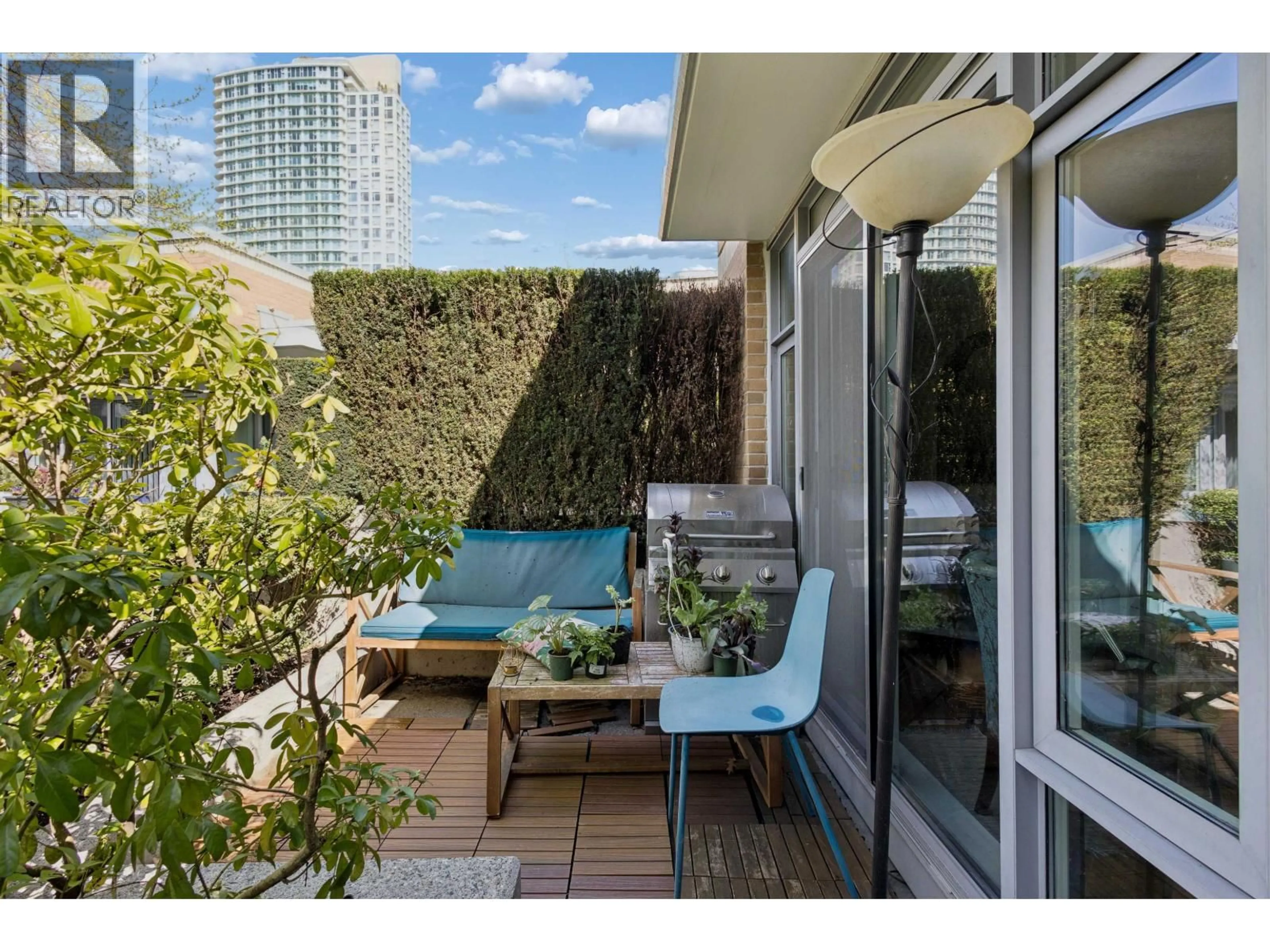 Patio, unknown for 2P - 1033 MARINASIDE CRESCENT, Vancouver British Columbia V6Z3A3