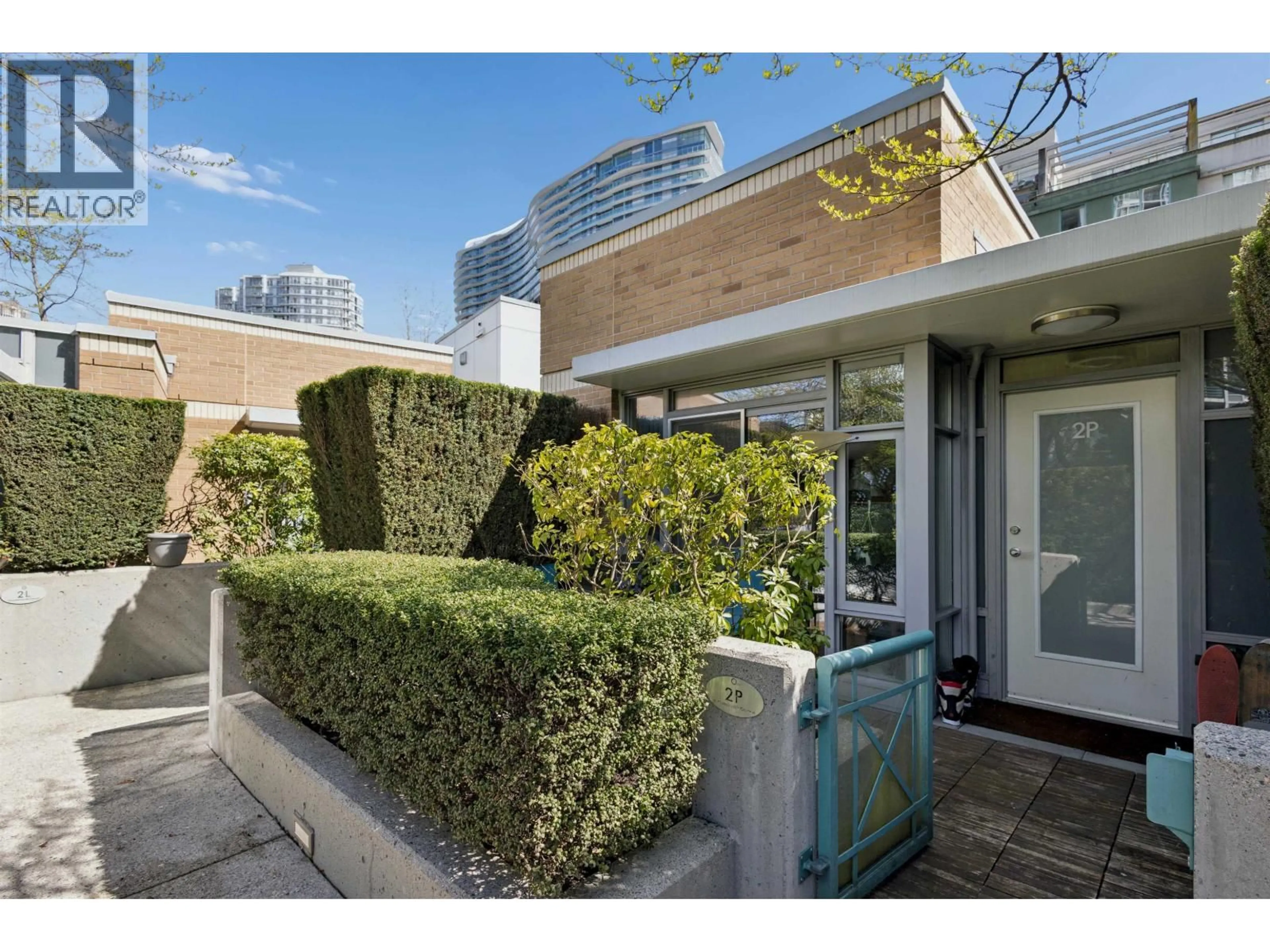 Indoor foyer for 2P - 1033 MARINASIDE CRESCENT, Vancouver British Columbia V6Z3A3