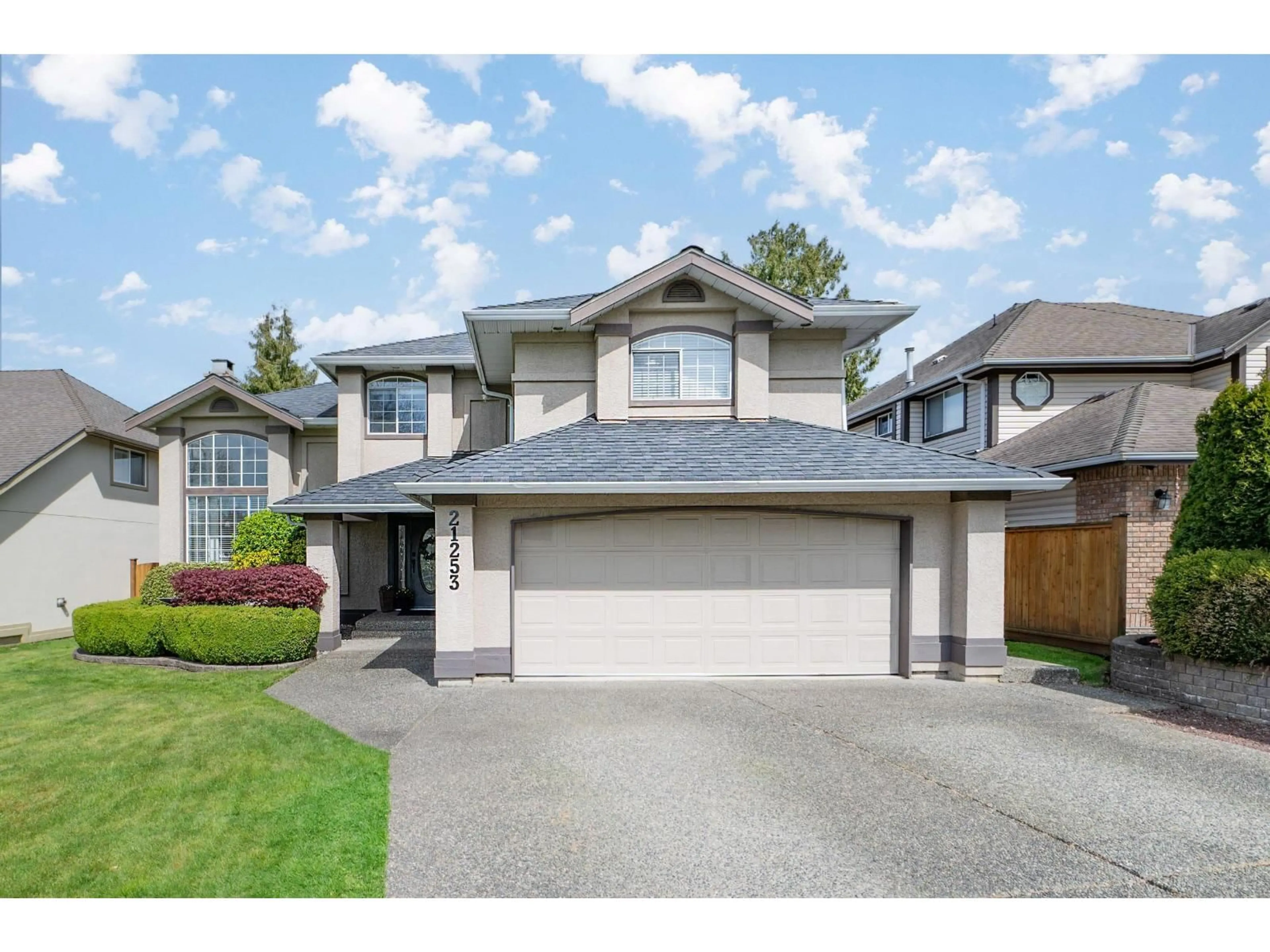 Home with vinyl exterior material, street for 21253 TELEGRAPH TRAIL, Langley British Columbia V1M2J1