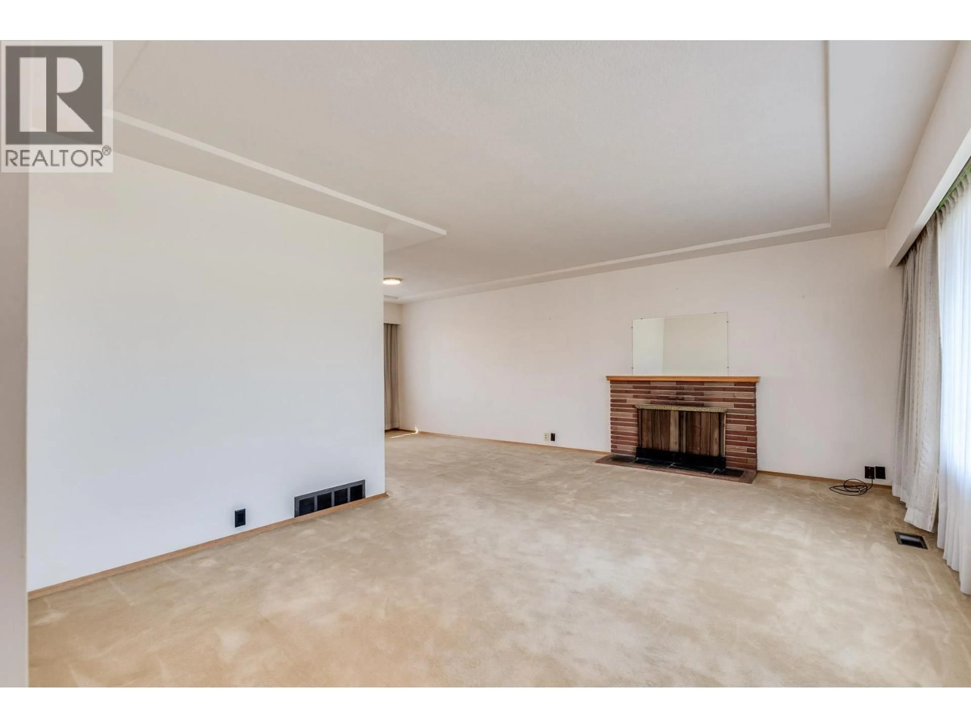 A pic of a room for 6664 CHARLES STREET, Burnaby British Columbia V5B2H1