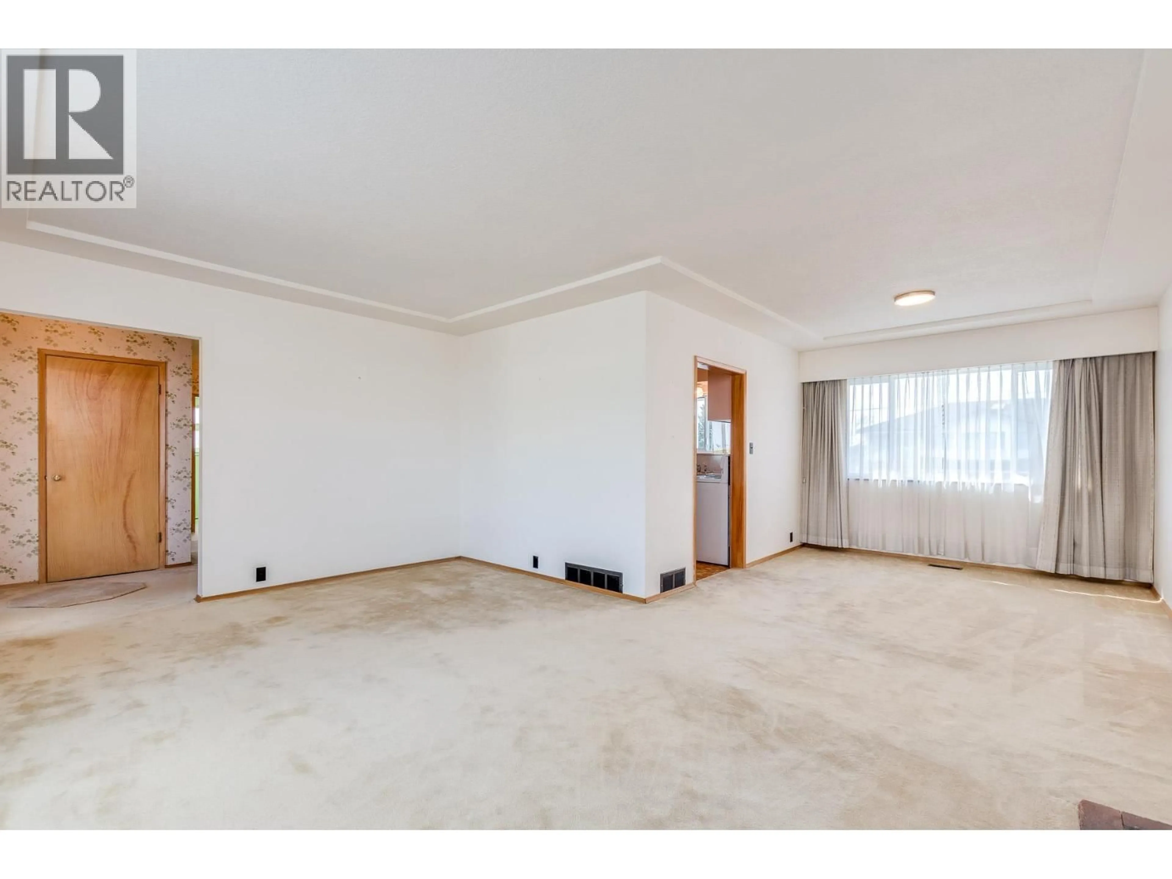 A pic of a room for 6664 CHARLES STREET, Burnaby British Columbia V5B2H1