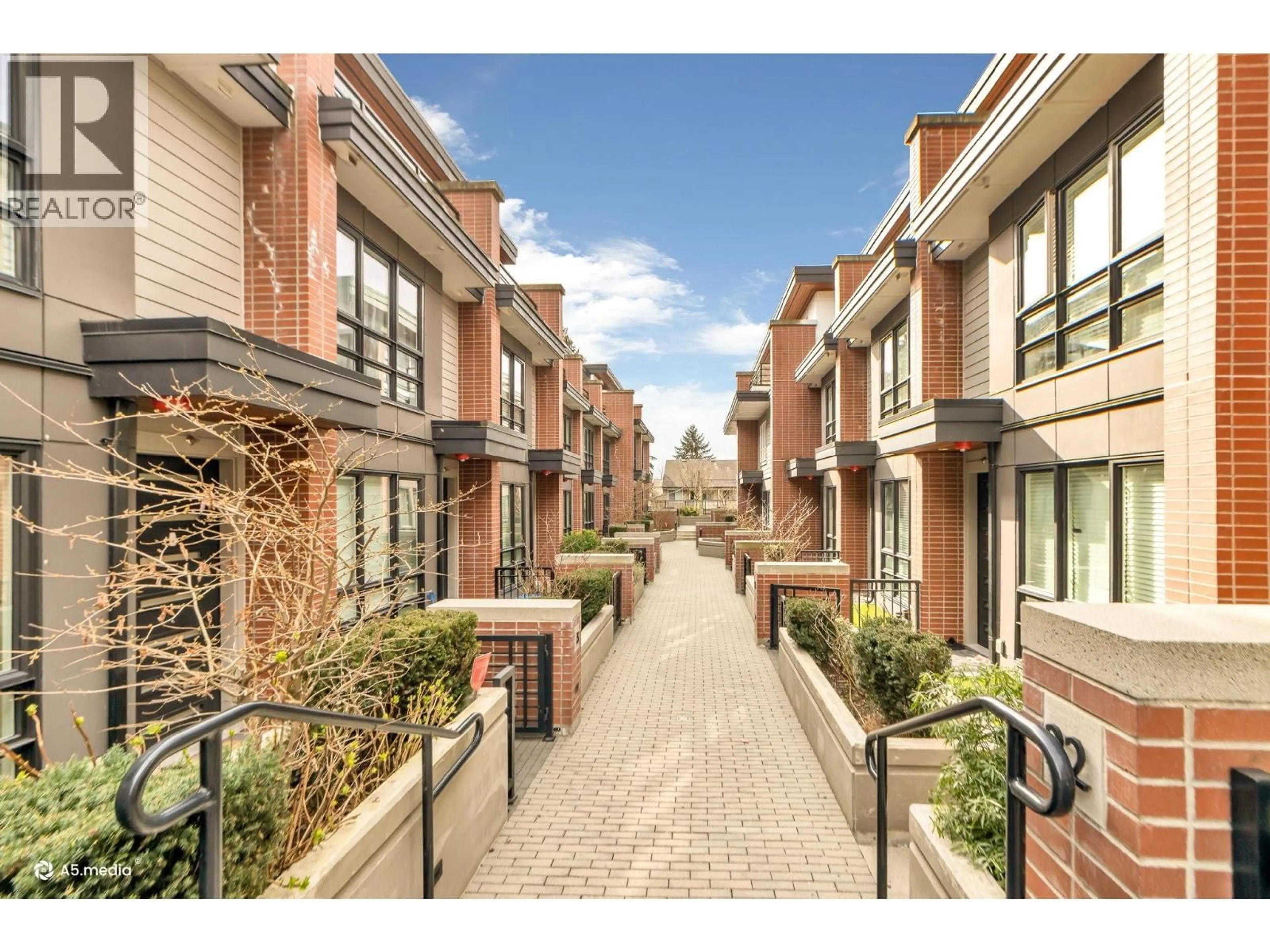 Patio, street for 5 - 338 64 AVENUE, Vancouver British Columbia V5X2L9