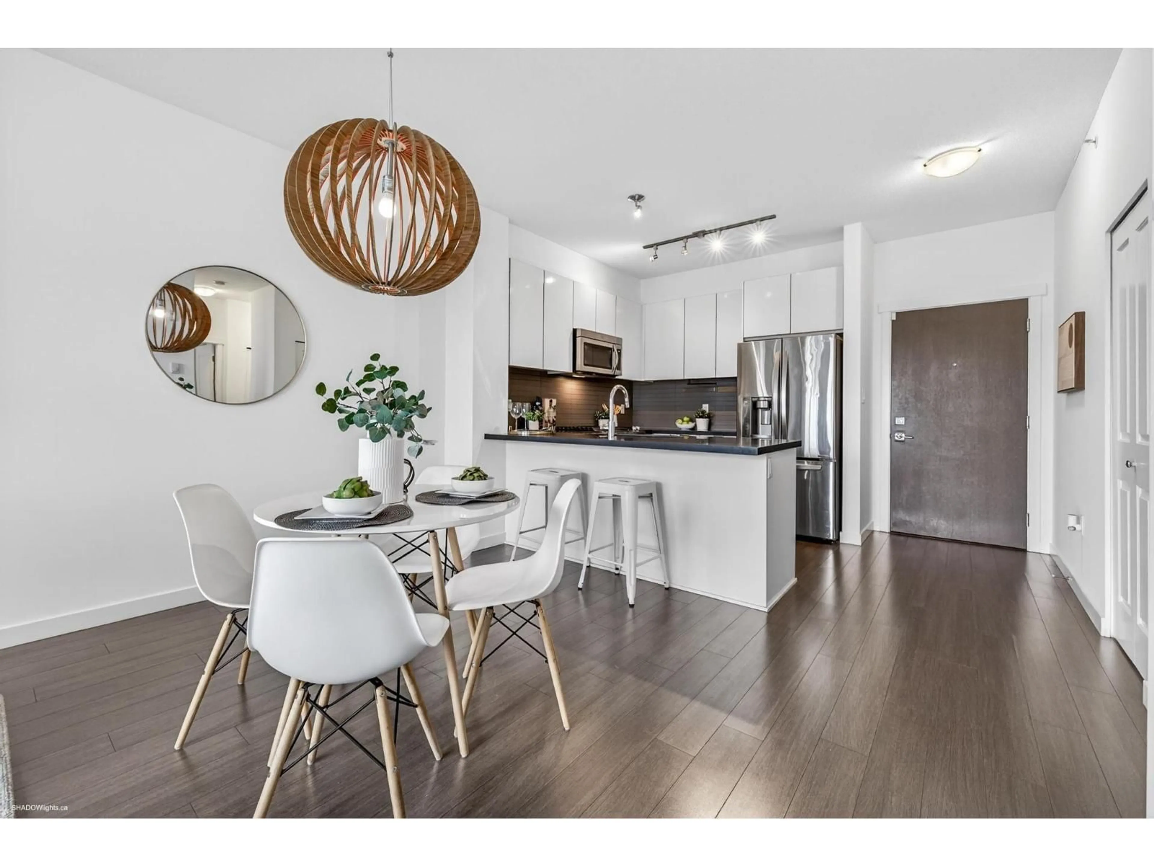 Open concept kitchen, wood/laminate floor for 430 - 15168 33 AVENUE, Surrey British Columbia V3Z0N7