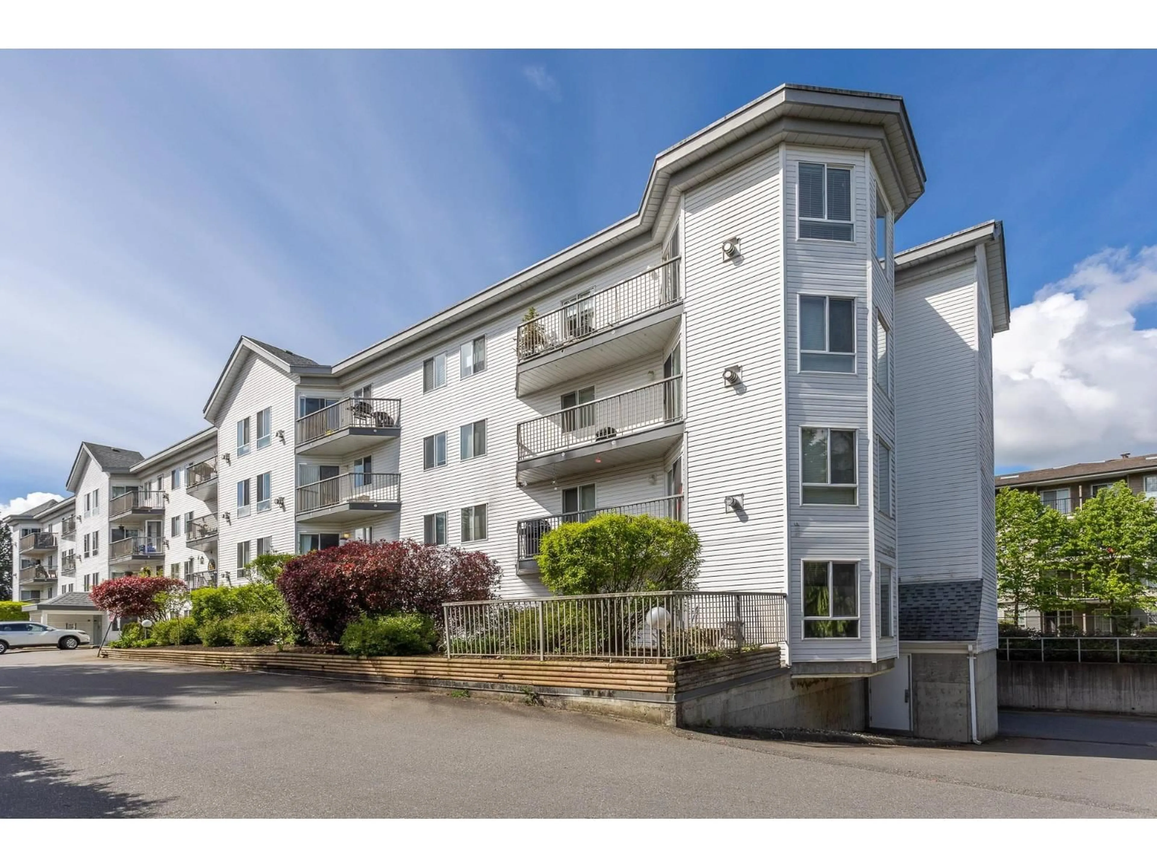 A pic from outside/outdoor area/front of a property/back of a property/a pic from drone, unknown for 211 - 31831 PEARDONVILLE ROAD, Abbotsford British Columbia V2T1L5