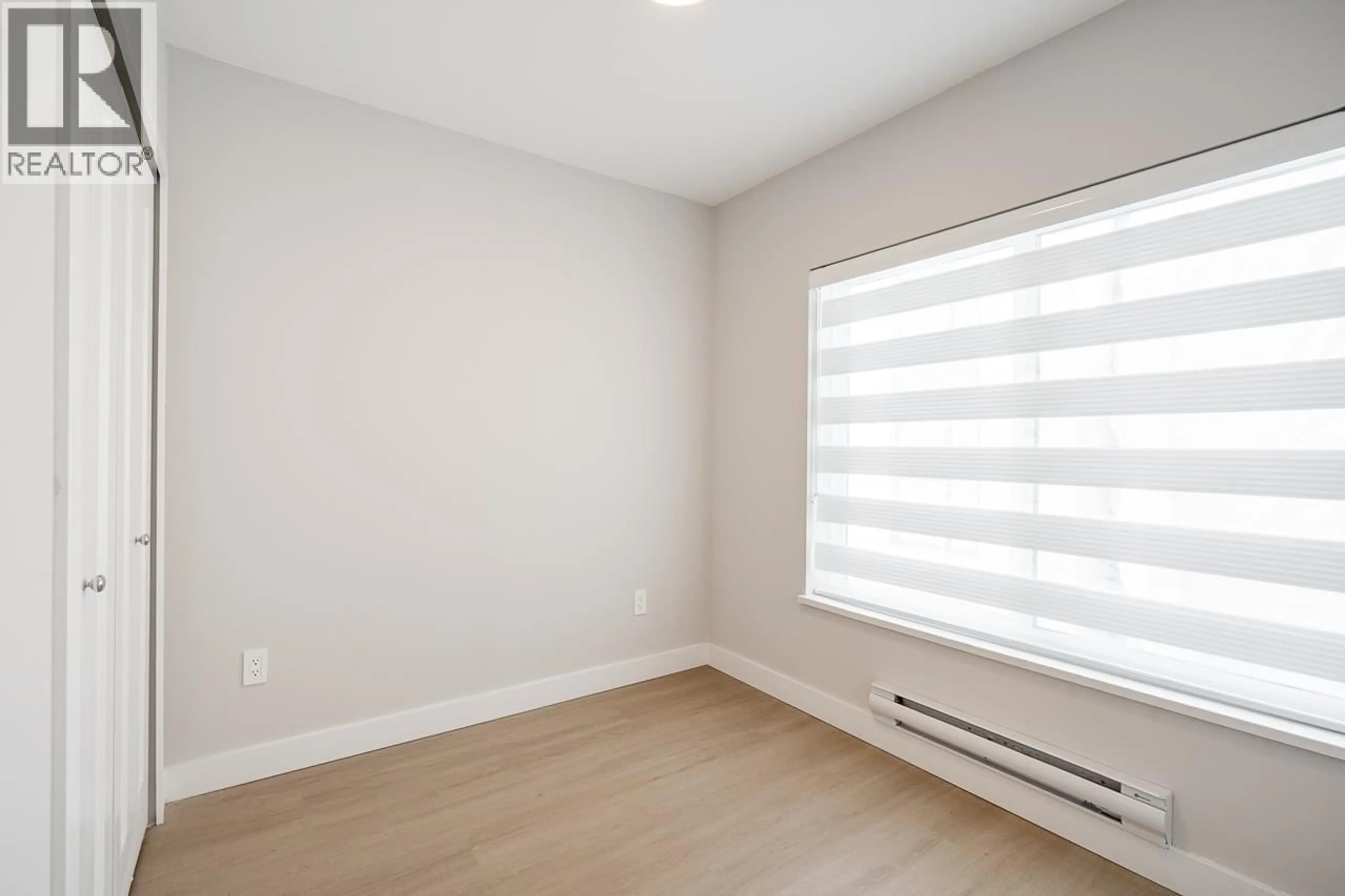 A pic of a room for 304 - 3050 KINGSWAY, Vancouver British Columbia V5R5J7