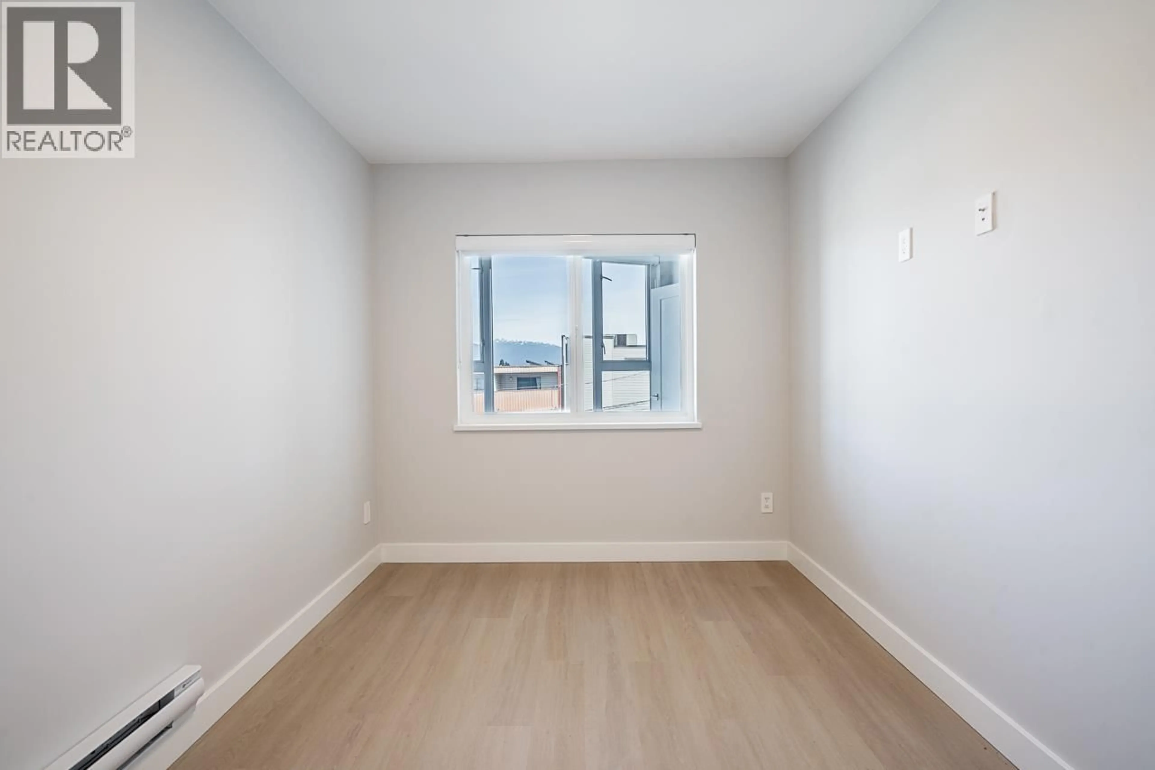 A pic of a room for 307 - 3050 KINGSWAY, Vancouver British Columbia V5R5J7