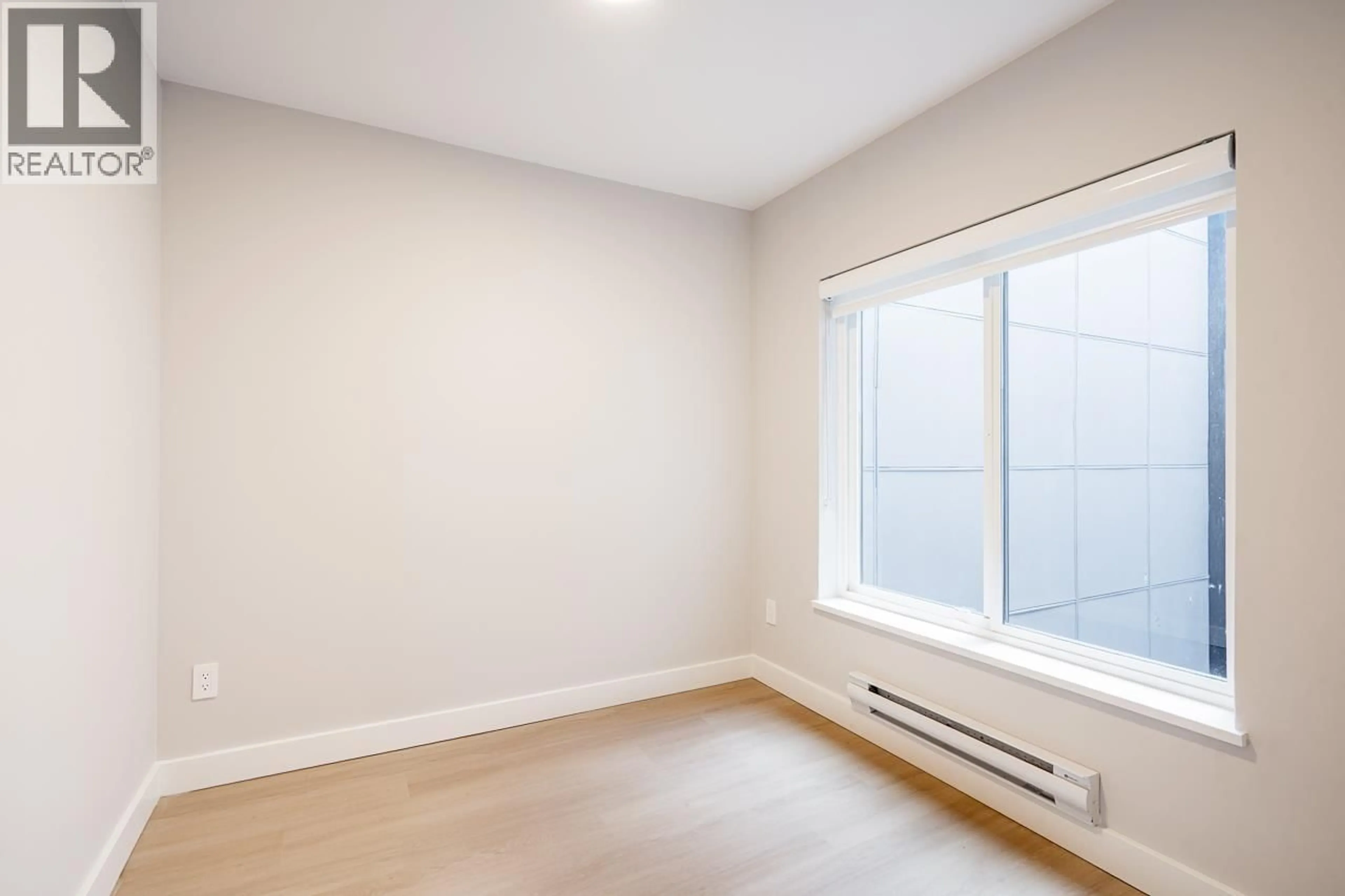 A pic of a room for 307 - 3050 KINGSWAY, Vancouver British Columbia V5R5J7