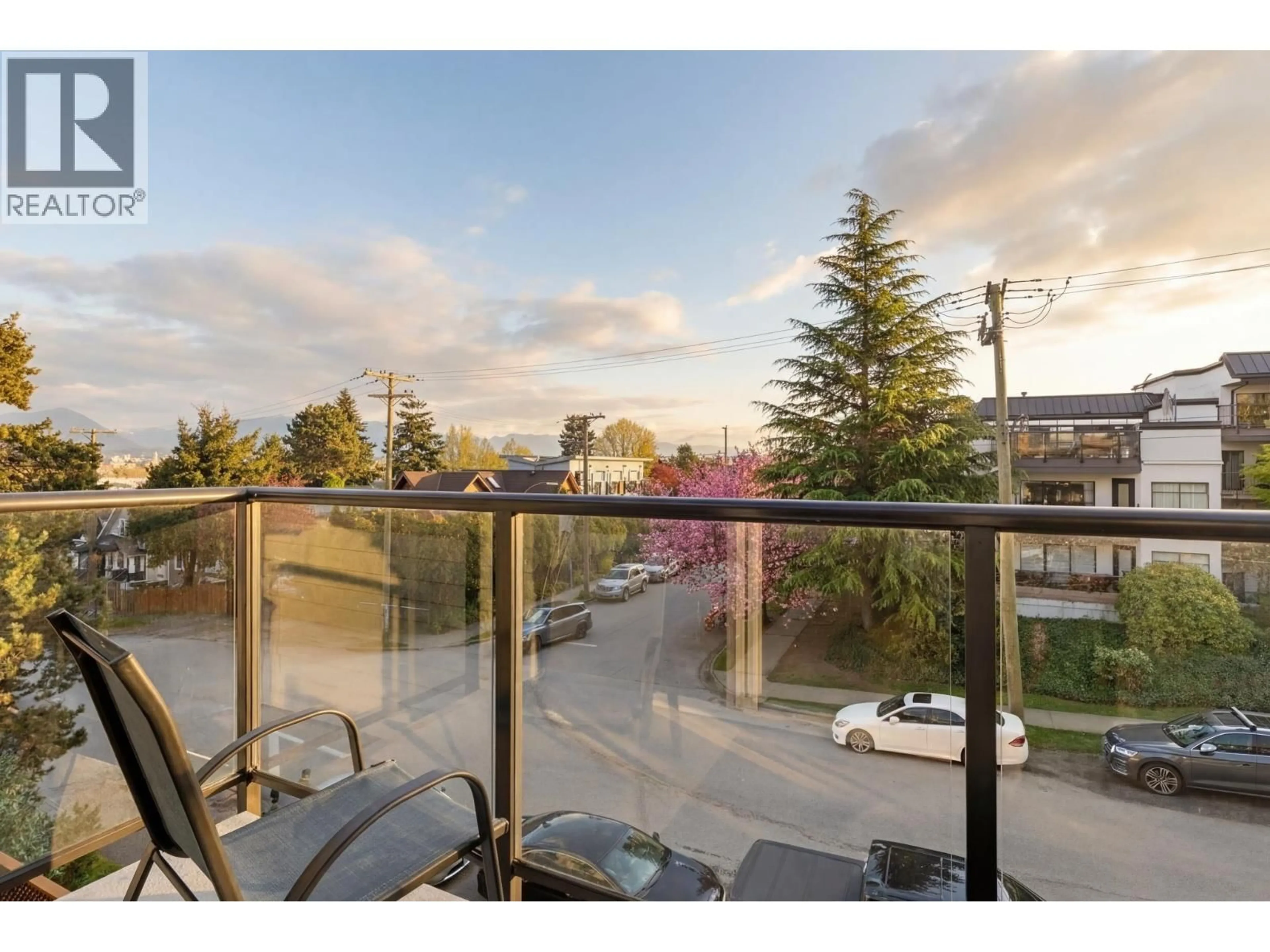 Unknown for 10 - 2223 PRINCE EDWARD STREET, Vancouver British Columbia V5T4K6