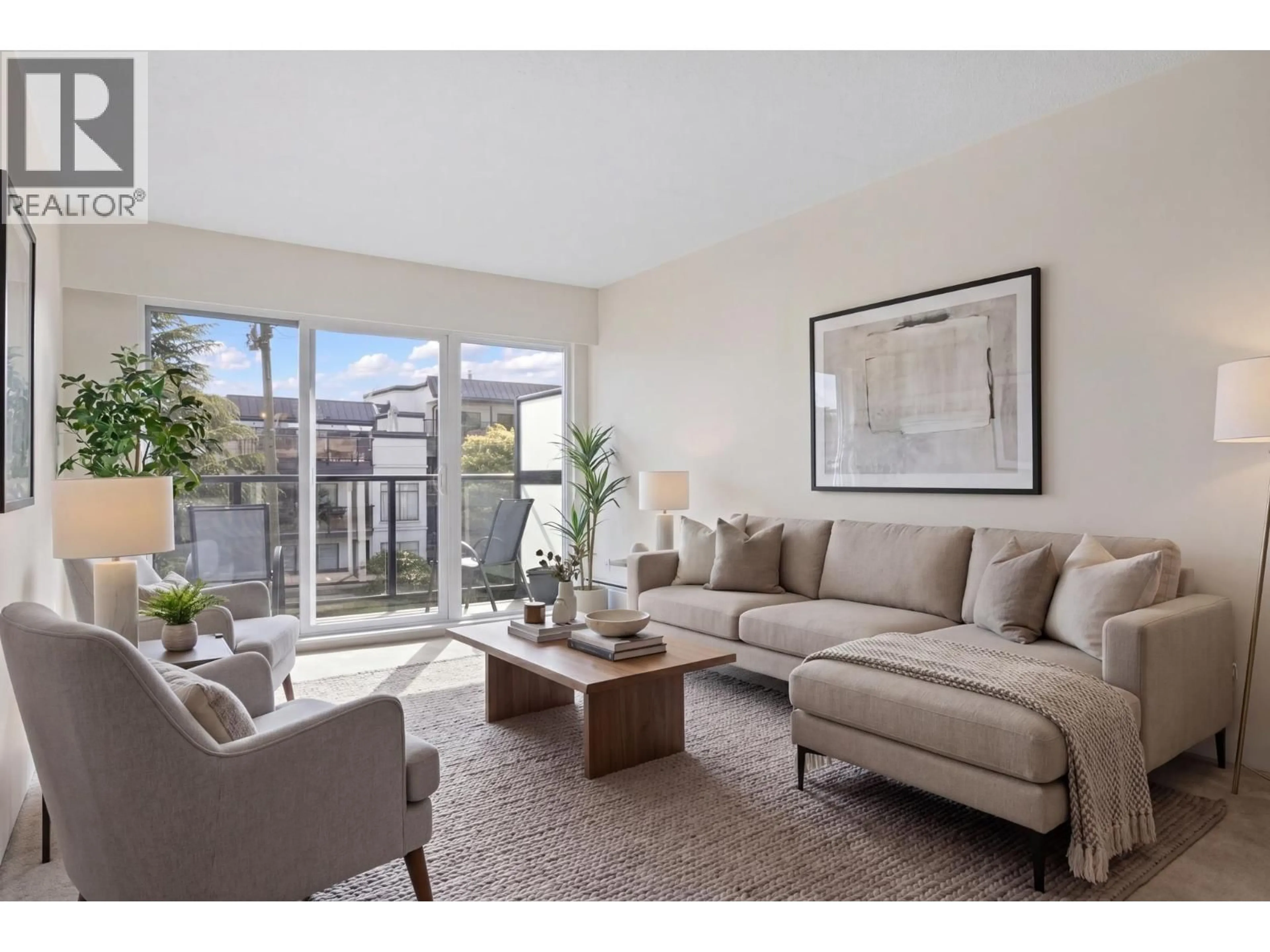 Living room with furniture, unknown for 10 - 2223 PRINCE EDWARD STREET, Vancouver British Columbia V5T4K6