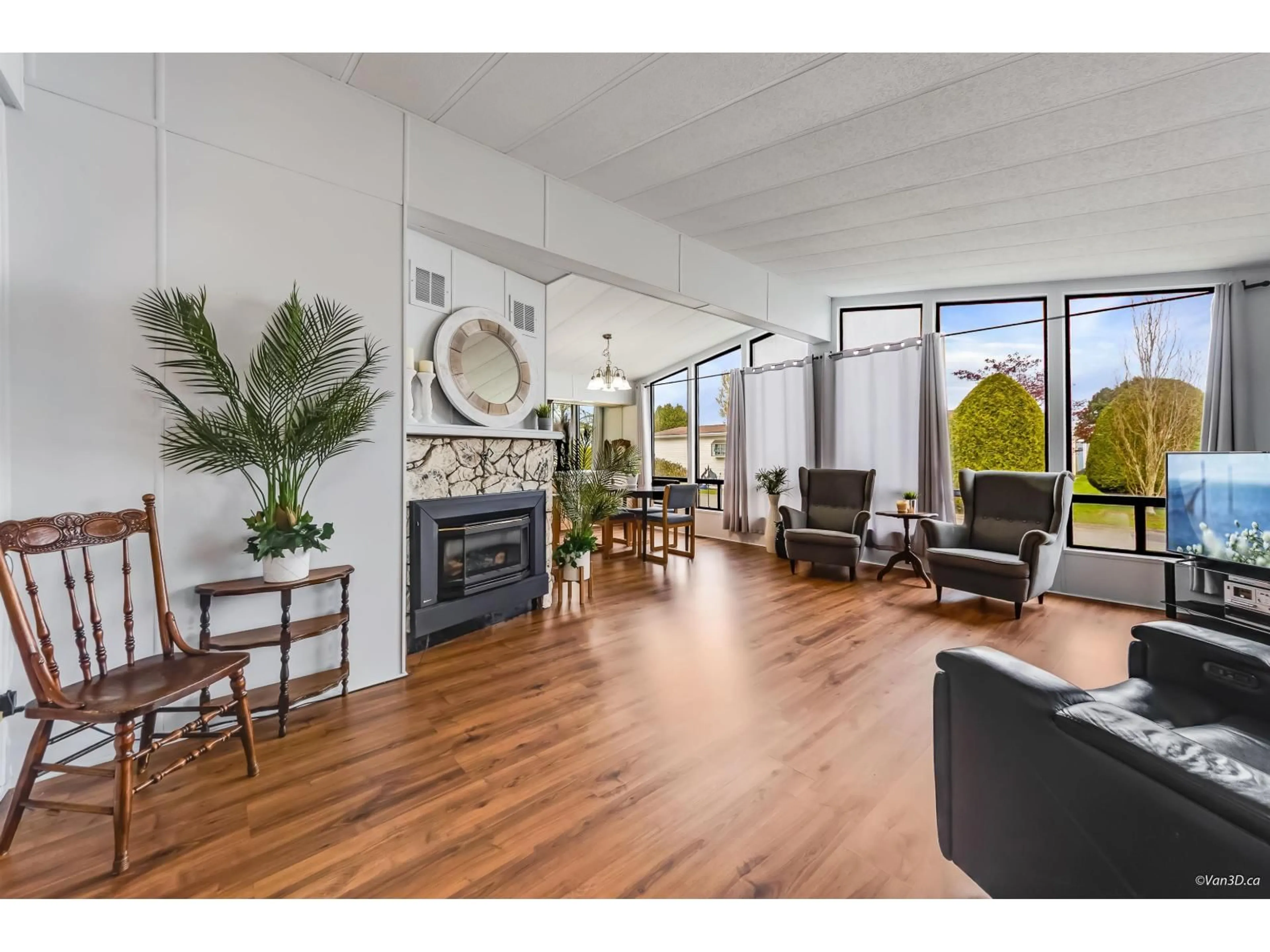 Unknown for 18 - 2120 KING GEORGE BOULEVARD, Surrey British Columbia V4A6Y8