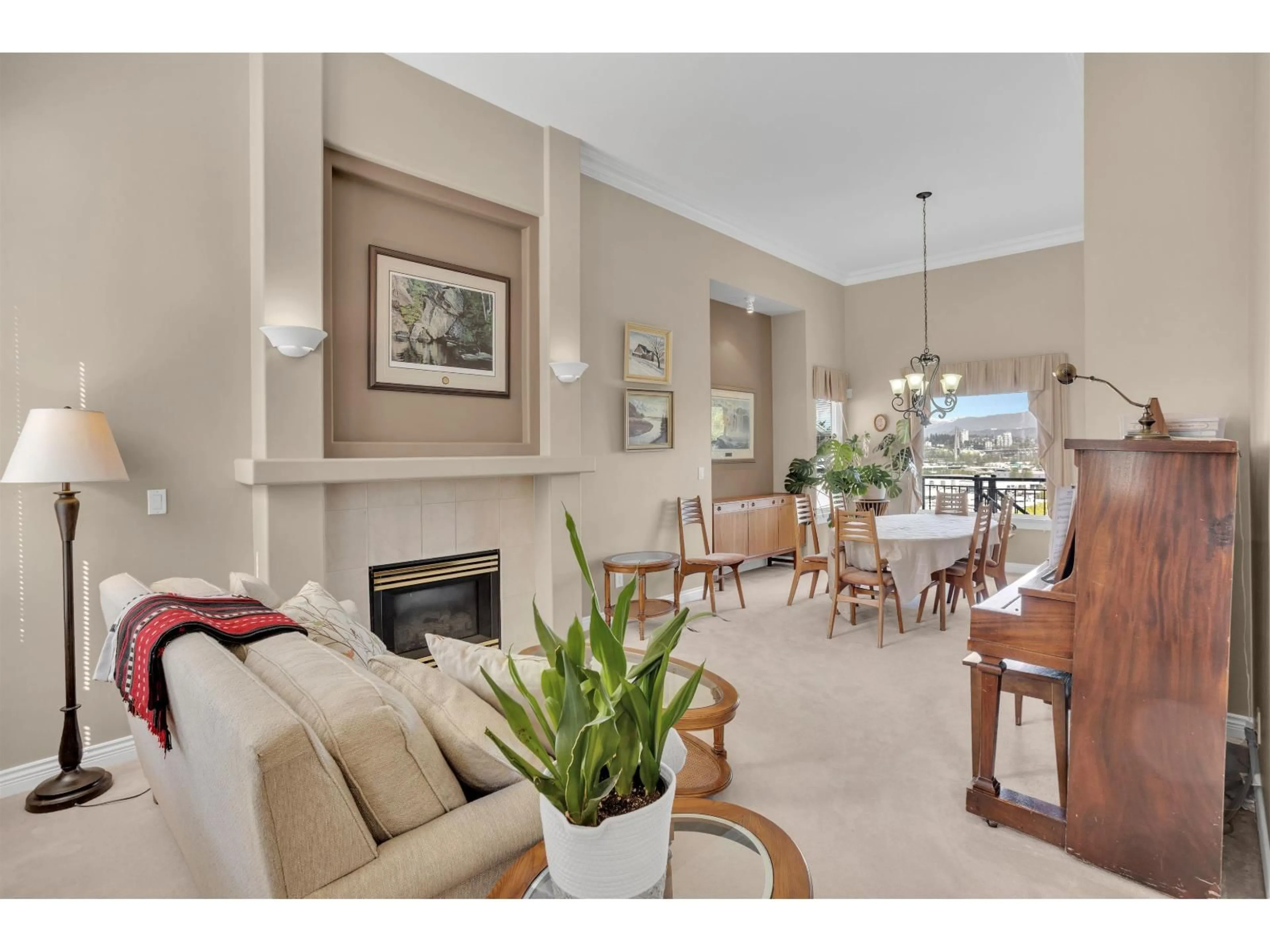 Living room with furniture, unknown for 12015 100A AVENUE, Surrey British Columbia V3V2Y4