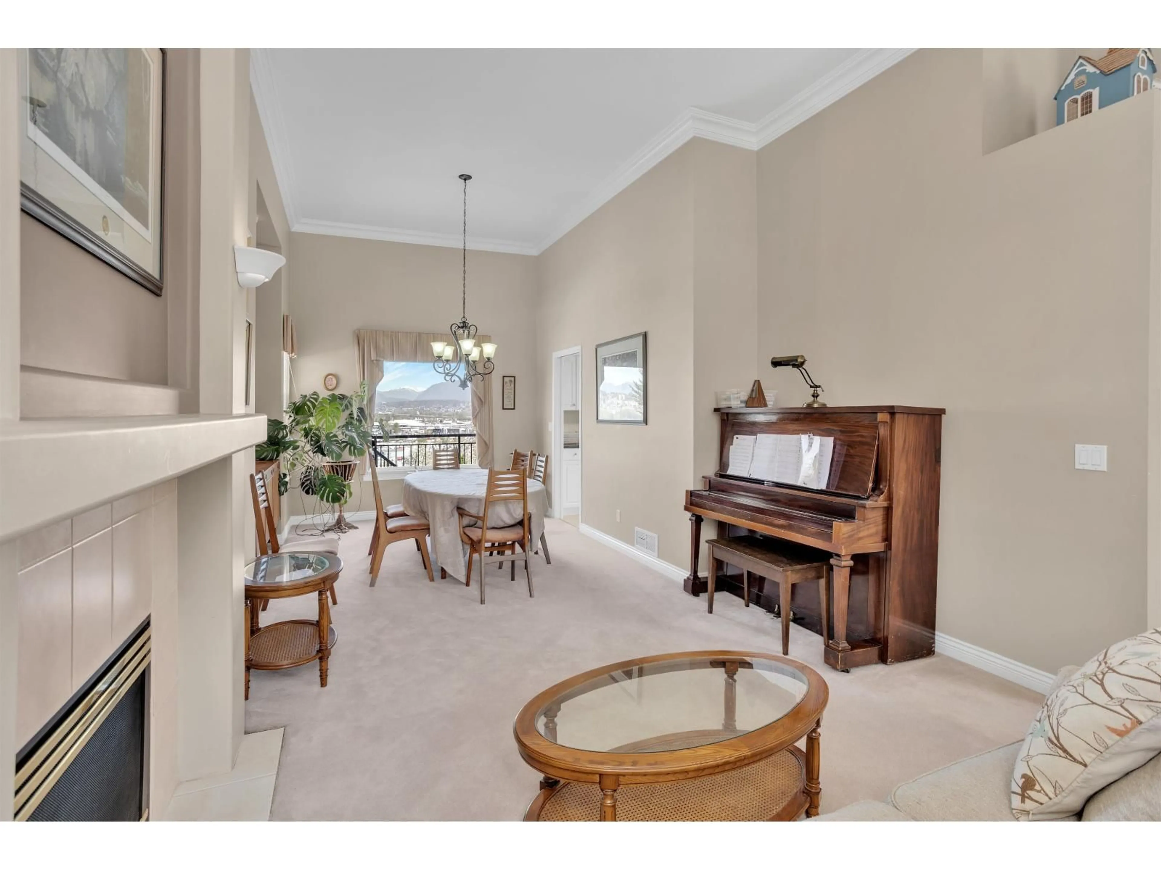 Unknown for 12015 100A AVENUE, Surrey British Columbia V3V2Y4