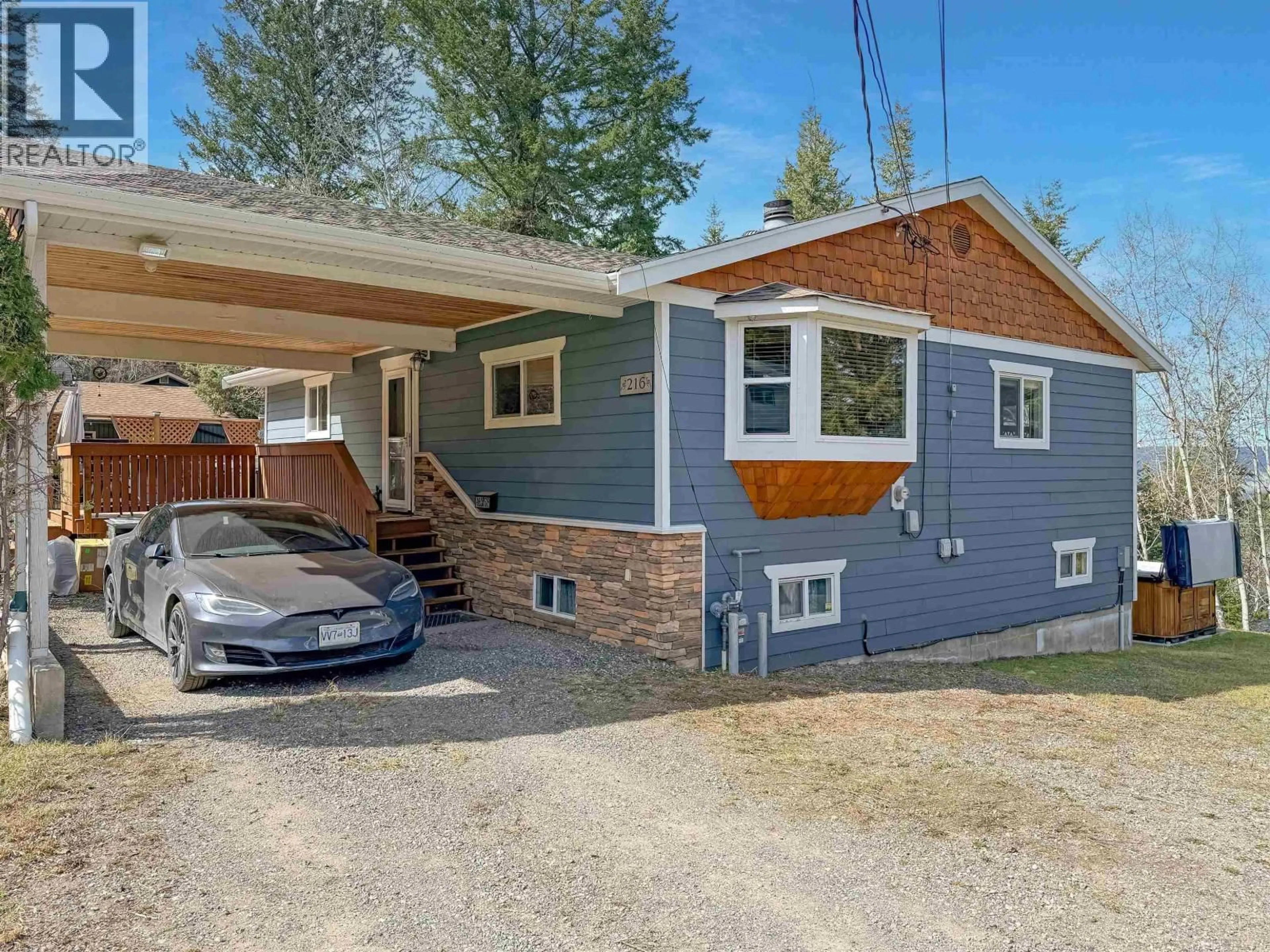 Home with vinyl exterior material, street for 216 MOUNTVIEW DRIVE, Williams Lake British Columbia V2G3M9