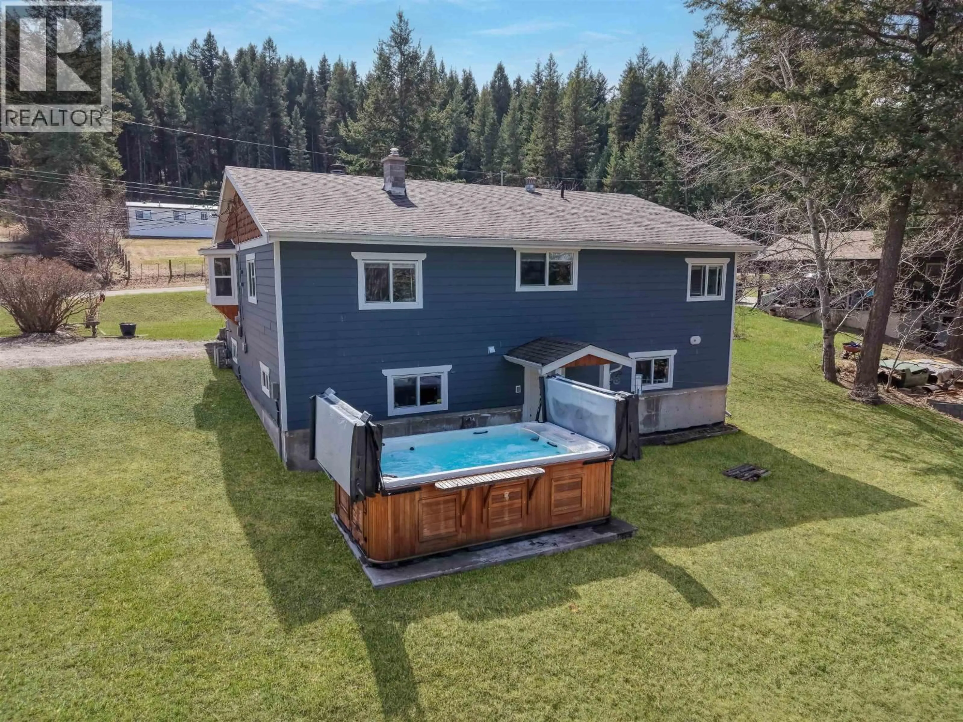 A pic from outside/outdoor area/front of a property/back of a property/a pic from drone, water/lake/river/ocean view for 216 MOUNTVIEW DRIVE, Williams Lake British Columbia V2G3M9