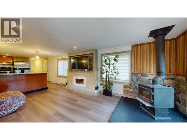 20 - 40022 GOVERNMENT ROAD, Squamish 5