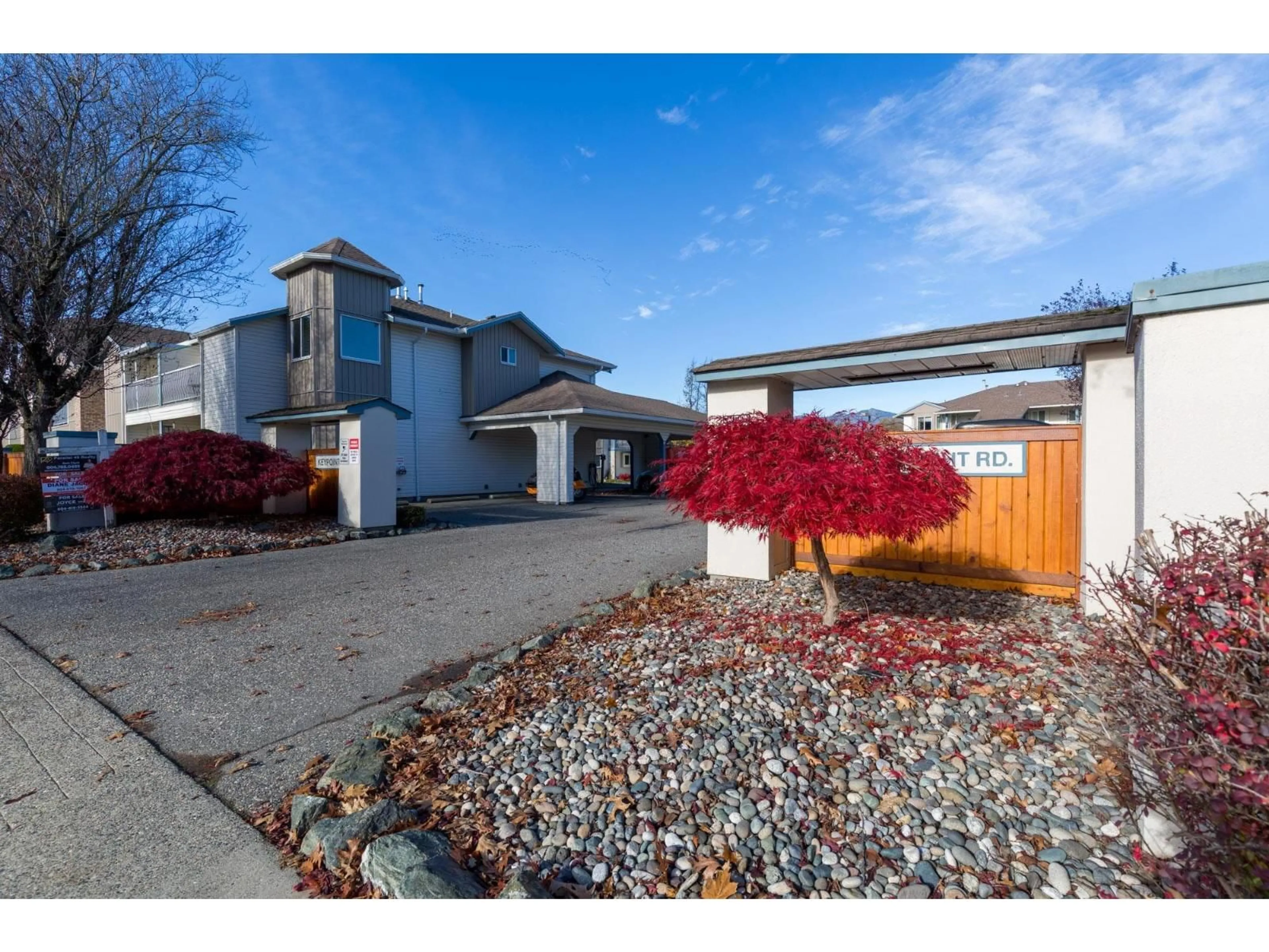 A pic from outside/outdoor area/front of a property/back of a property/a pic from drone, street for 3 - 45435 KNIGHT ROAD, Chilliwack British Columbia V2R3E8