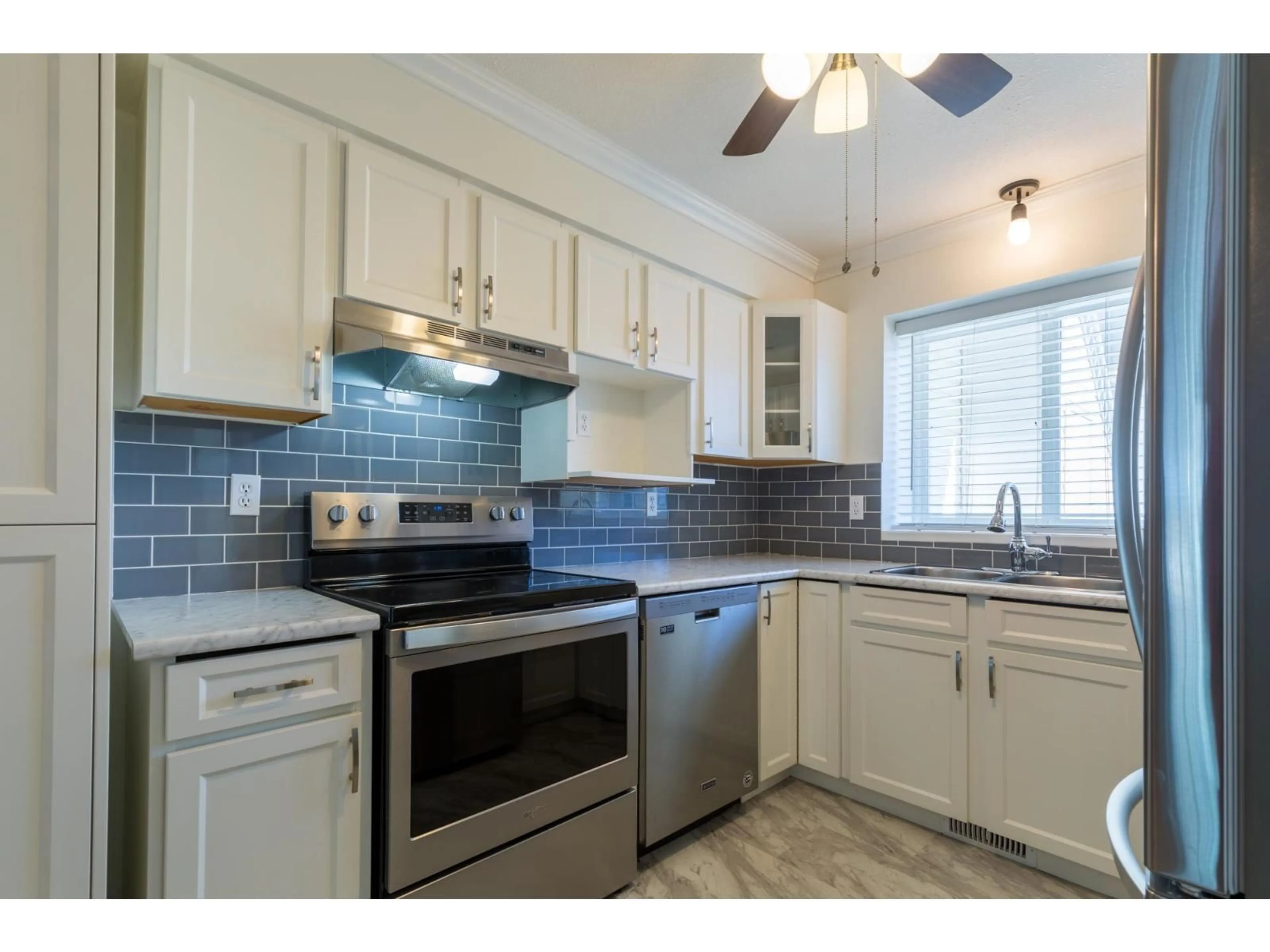 Standard kitchen, ceramic/tile floor for 3 - 45435 KNIGHT ROAD, Chilliwack British Columbia V2R3E8