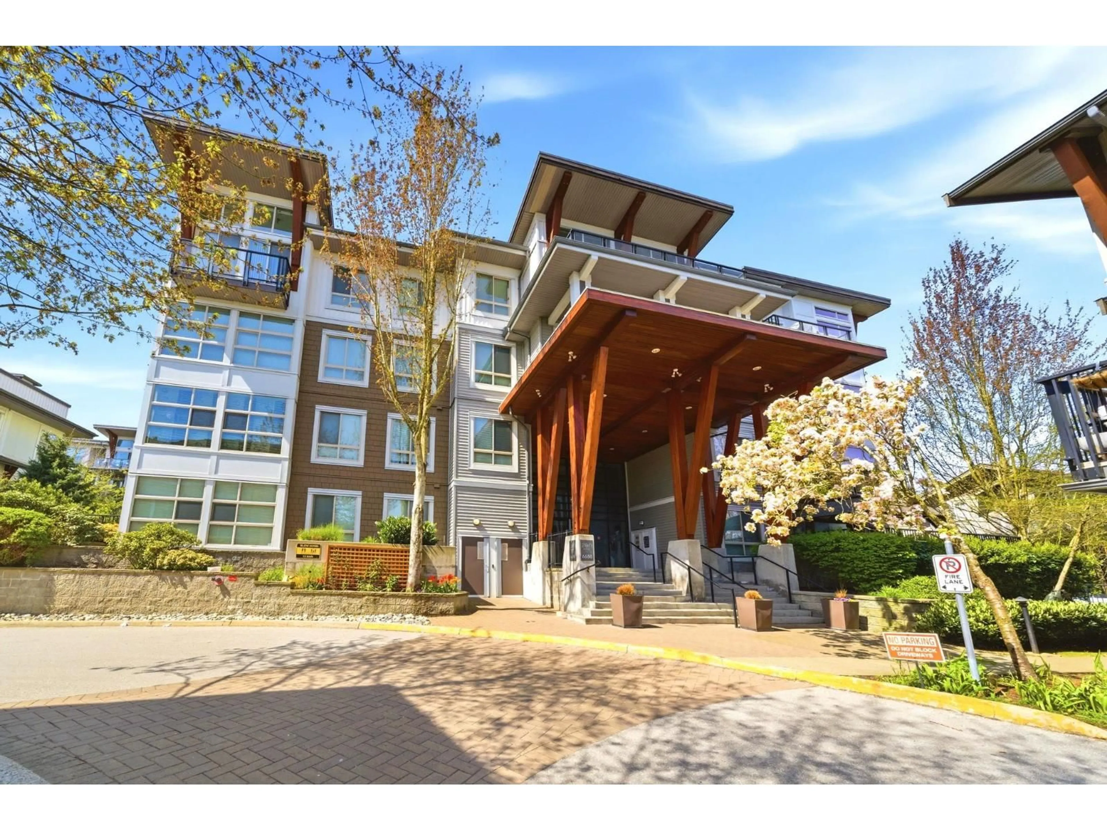 Unknown for 315 - 6688 120 STREET, Surrey British Columbia V3W1T8