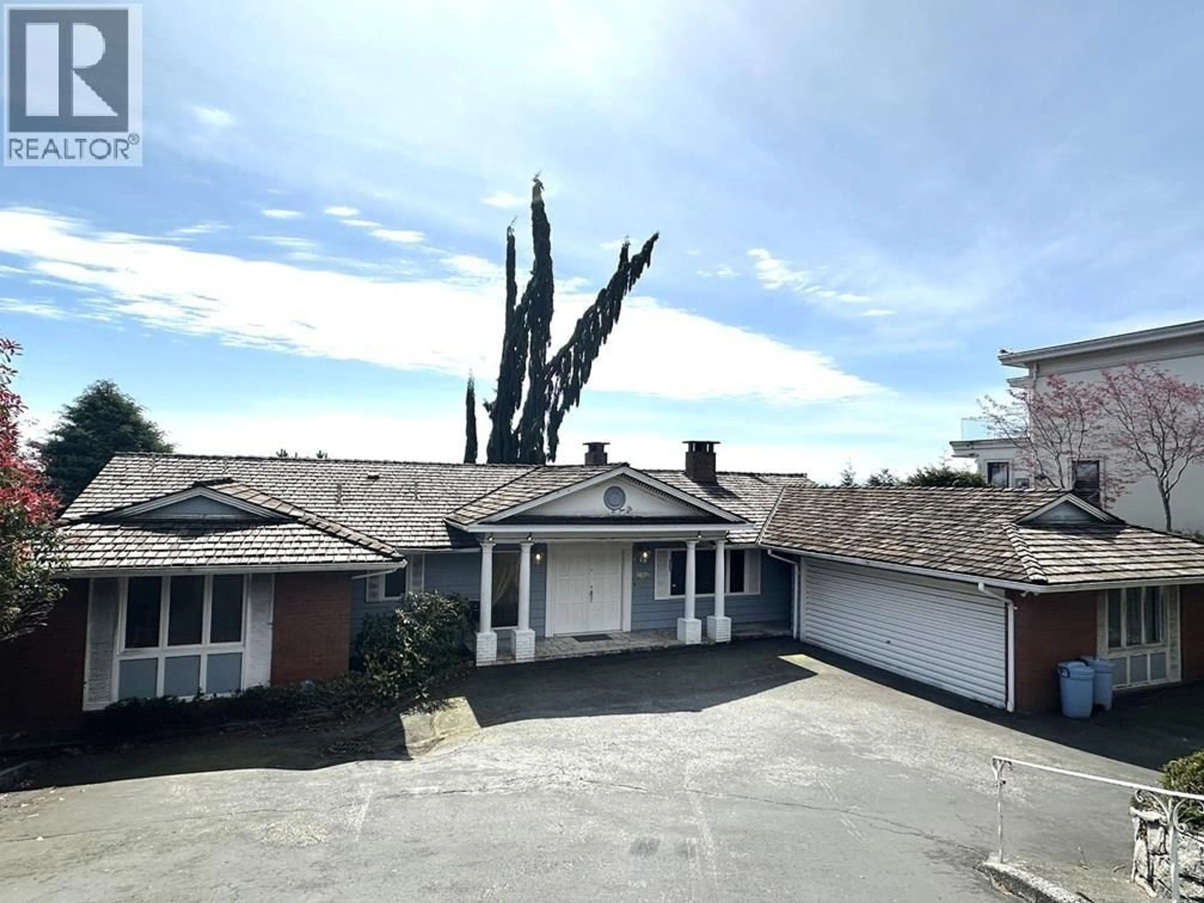 A pic from outside/outdoor area/front of a property/back of a property/a pic from drone, unknown for 1346 WHITBY ROAD, West Vancouver British Columbia V7S2N5