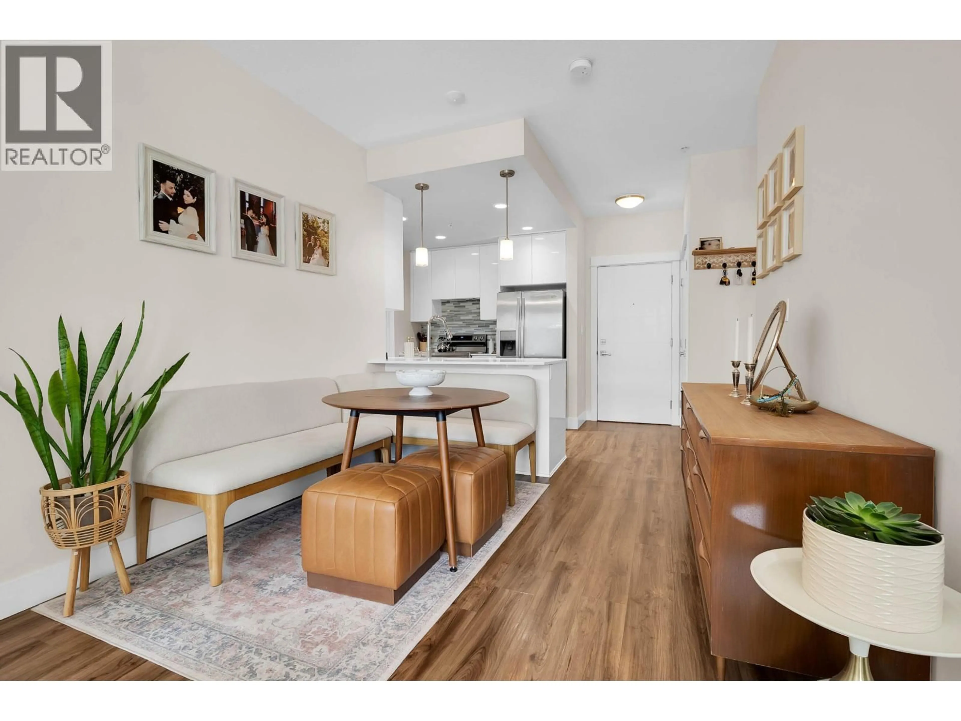 Open concept kitchen, wood/laminate floor for 304 - 2495 WILSON AVENUE, Port Coquitlam British Columbia V3C0E4