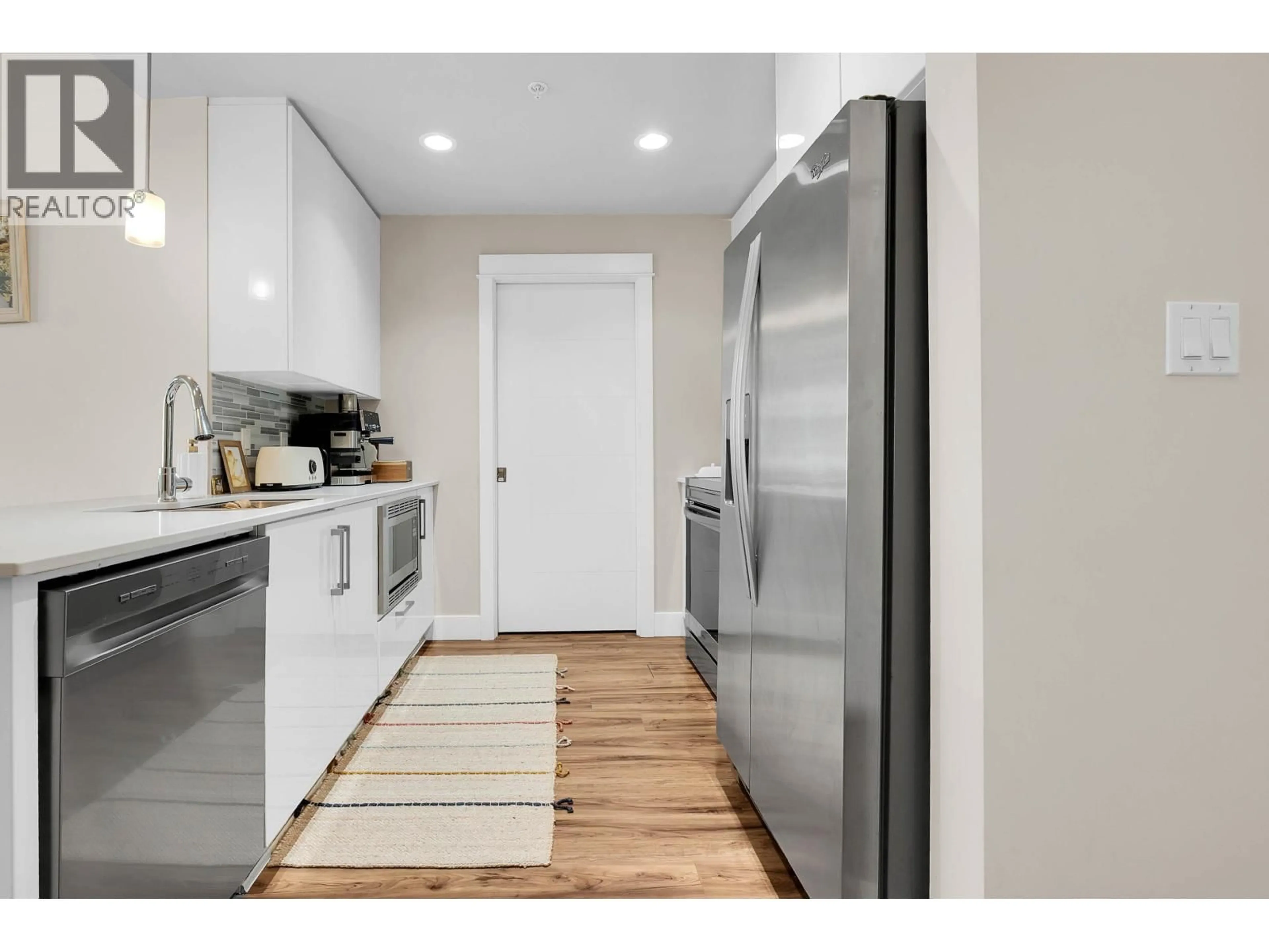 Unknown for 304 - 2495 WILSON AVENUE, Port Coquitlam British Columbia V3C0E4