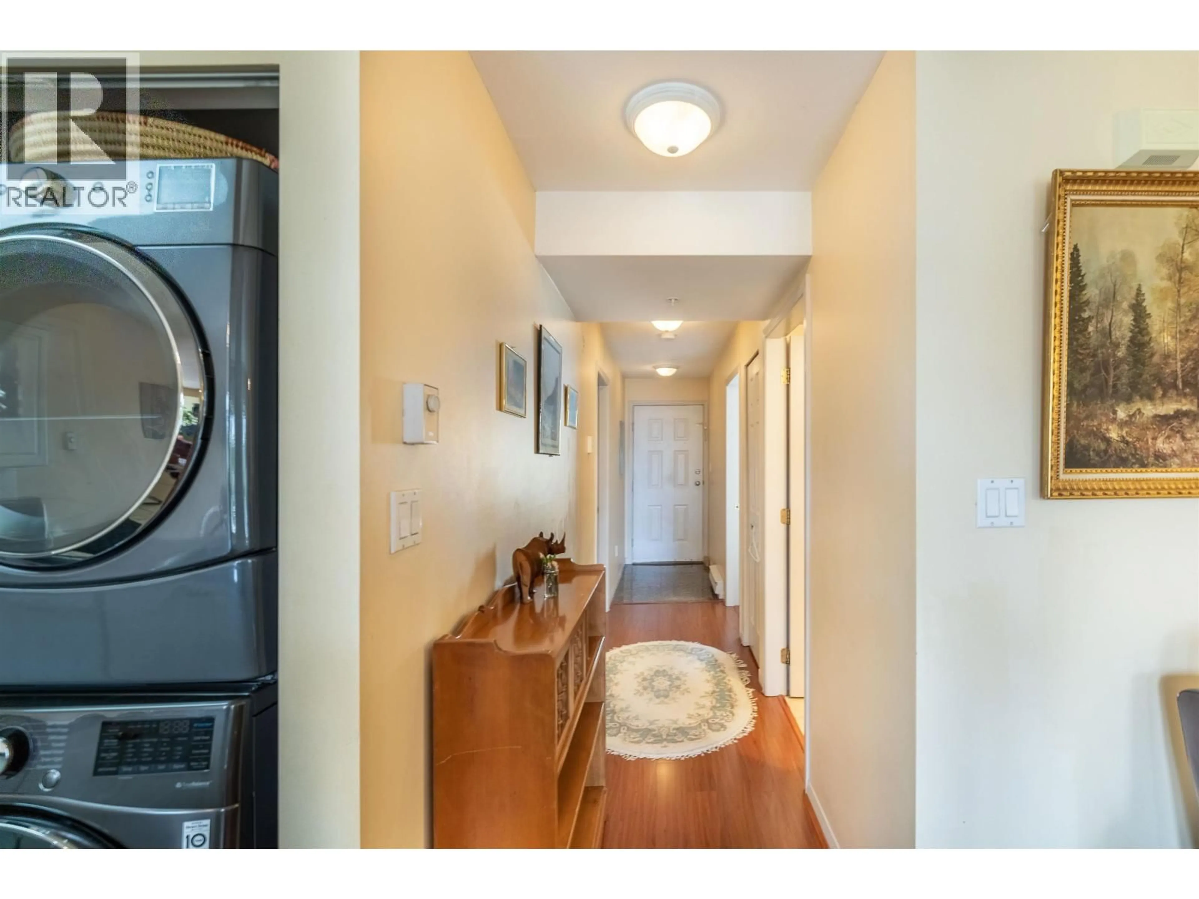 Indoor entryway for 301 - 2677 BROADWAY, Vancouver British Columbia V5M1Y6