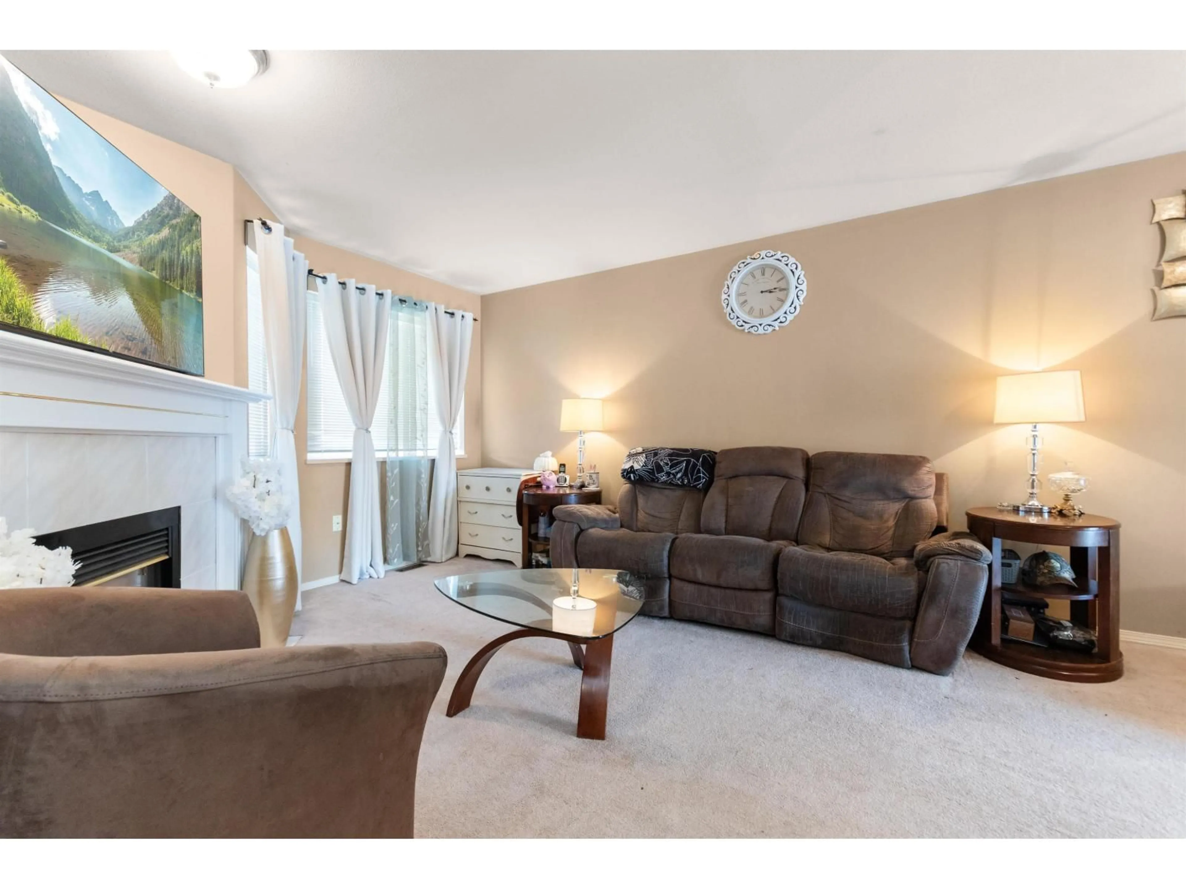 Living room with furniture, unknown for 17 - 45090 LUCKAKUCK WAY, Chilliwack British Columbia V2R3Z5