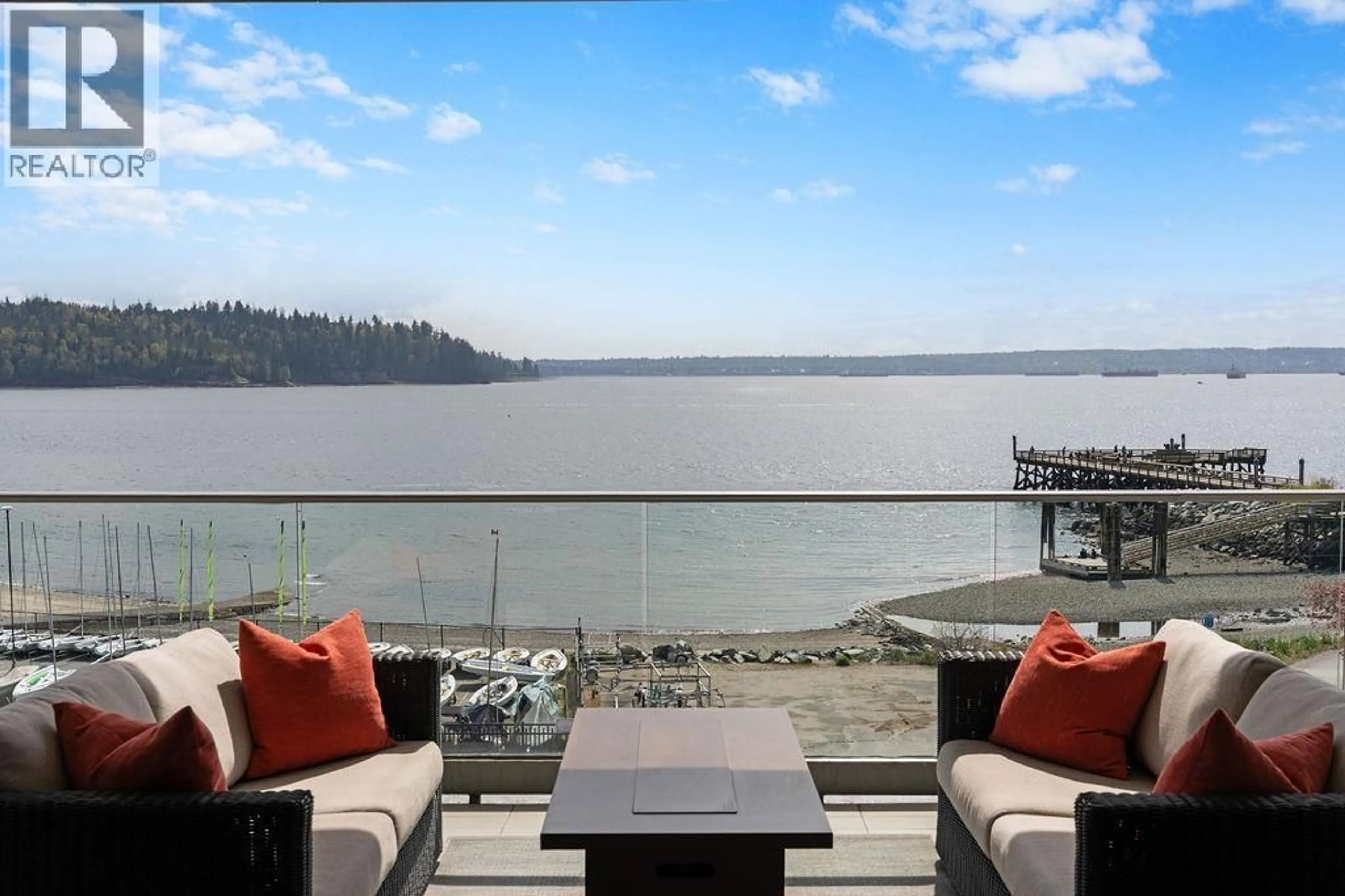Patio, water/lake/river/ocean view for 304 - 1355 BELLEVUE AVENUE, West Vancouver British Columbia V7T0B4