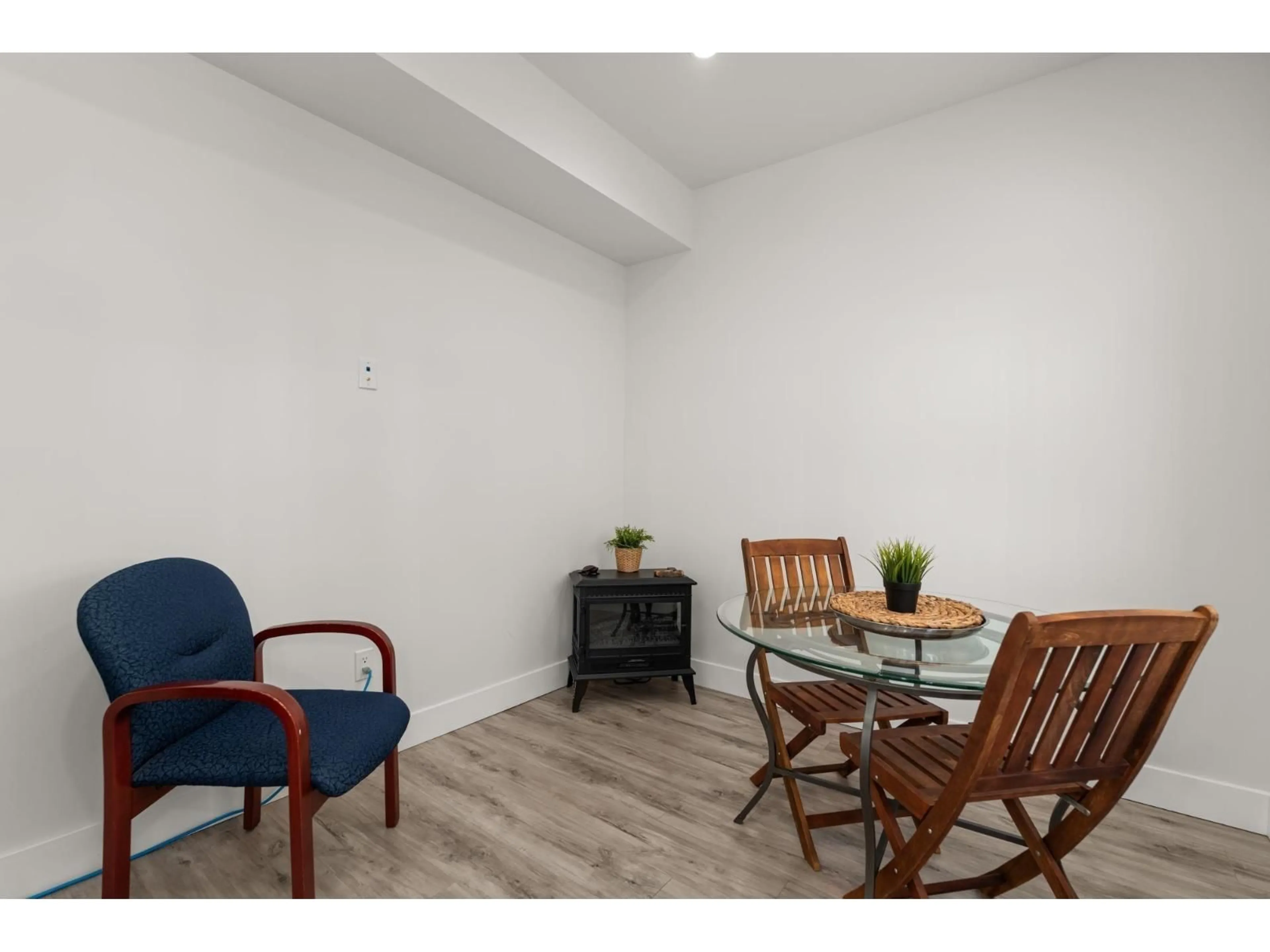 A pic of a room for 39 - 750 HOT SPRINGS ROAD, Harrison Hot Springs British Columbia V0M1K0