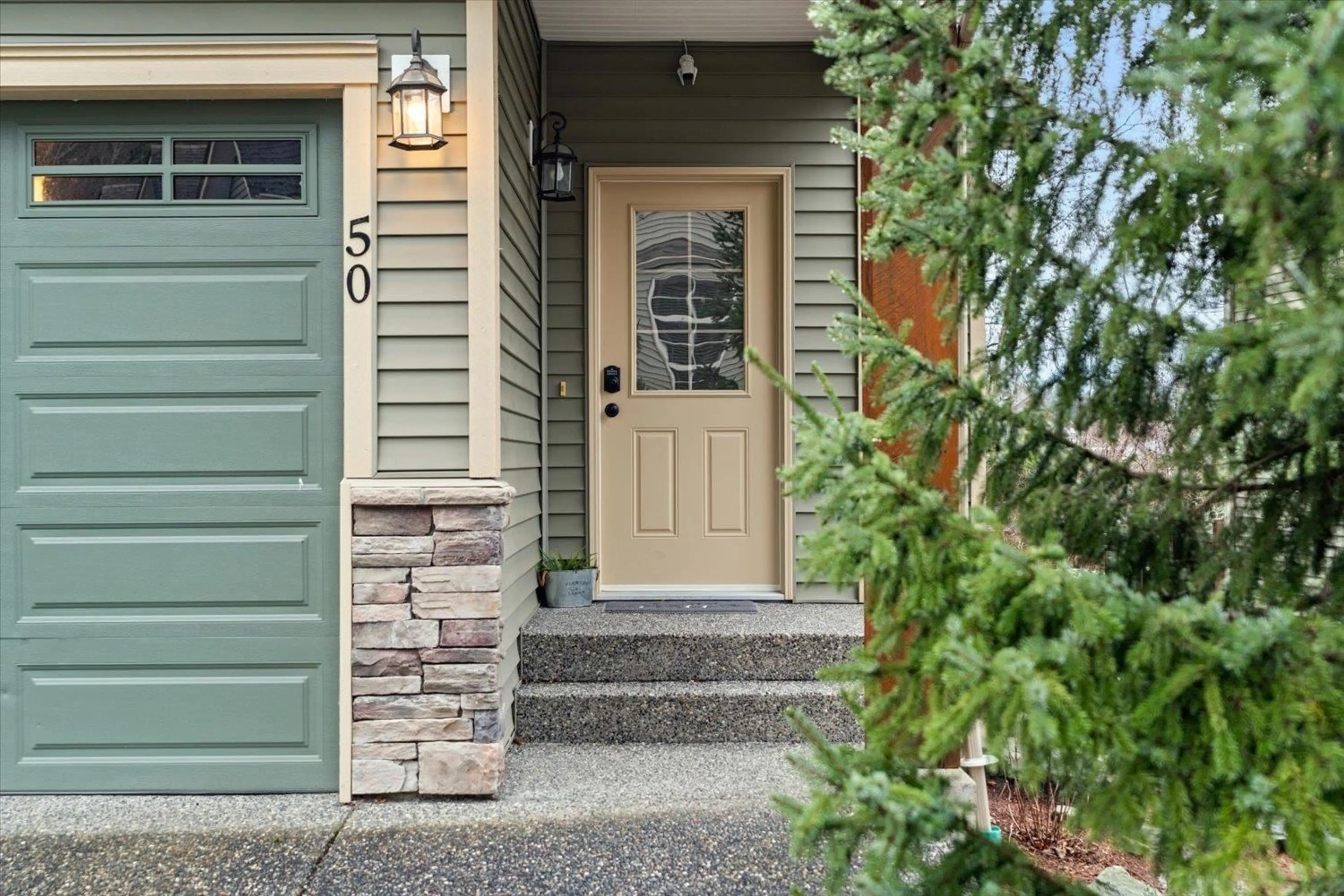 Indoor entryway for 50 - 46840 RUSSELL ROAD, Chilliwack British Columbia V2R5Z1