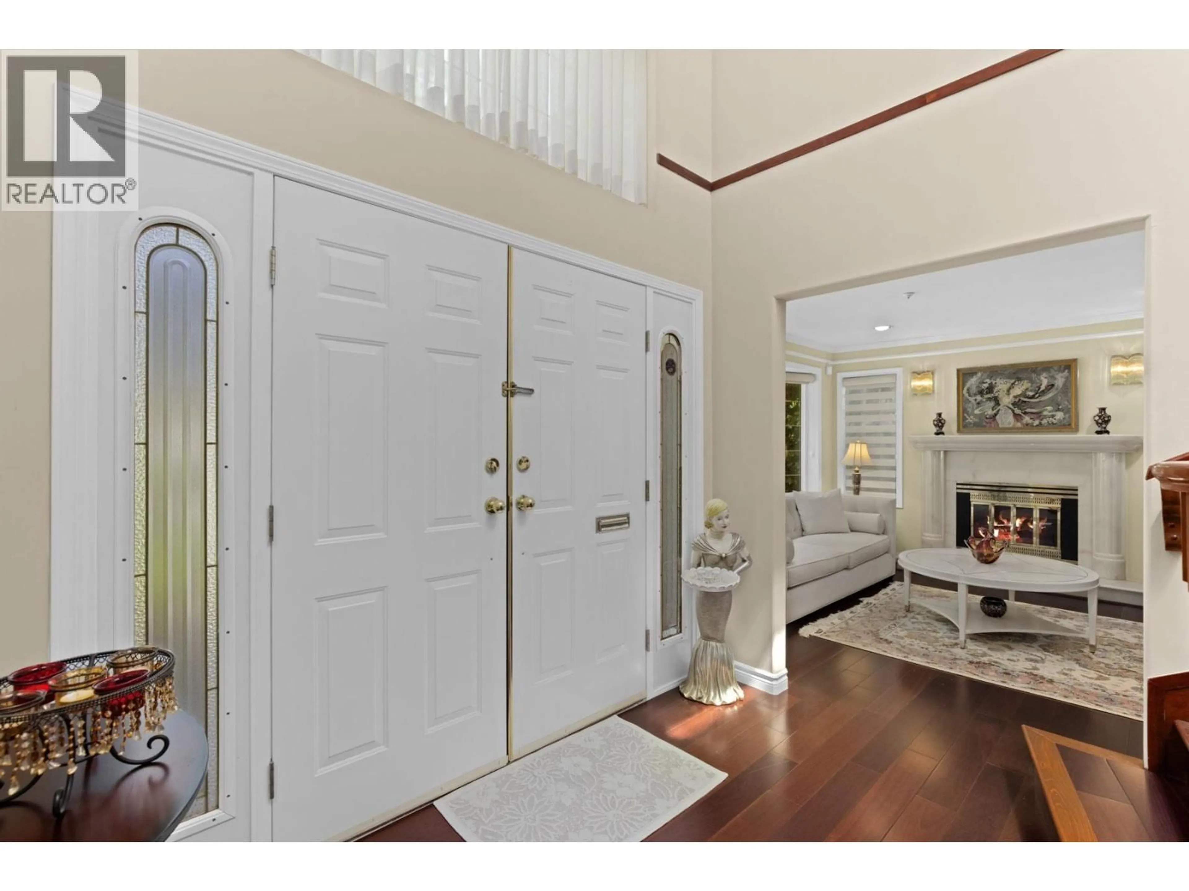 Indoor entryway for 1426 FULTON AVENUE, West Vancouver British Columbia V7T1P1