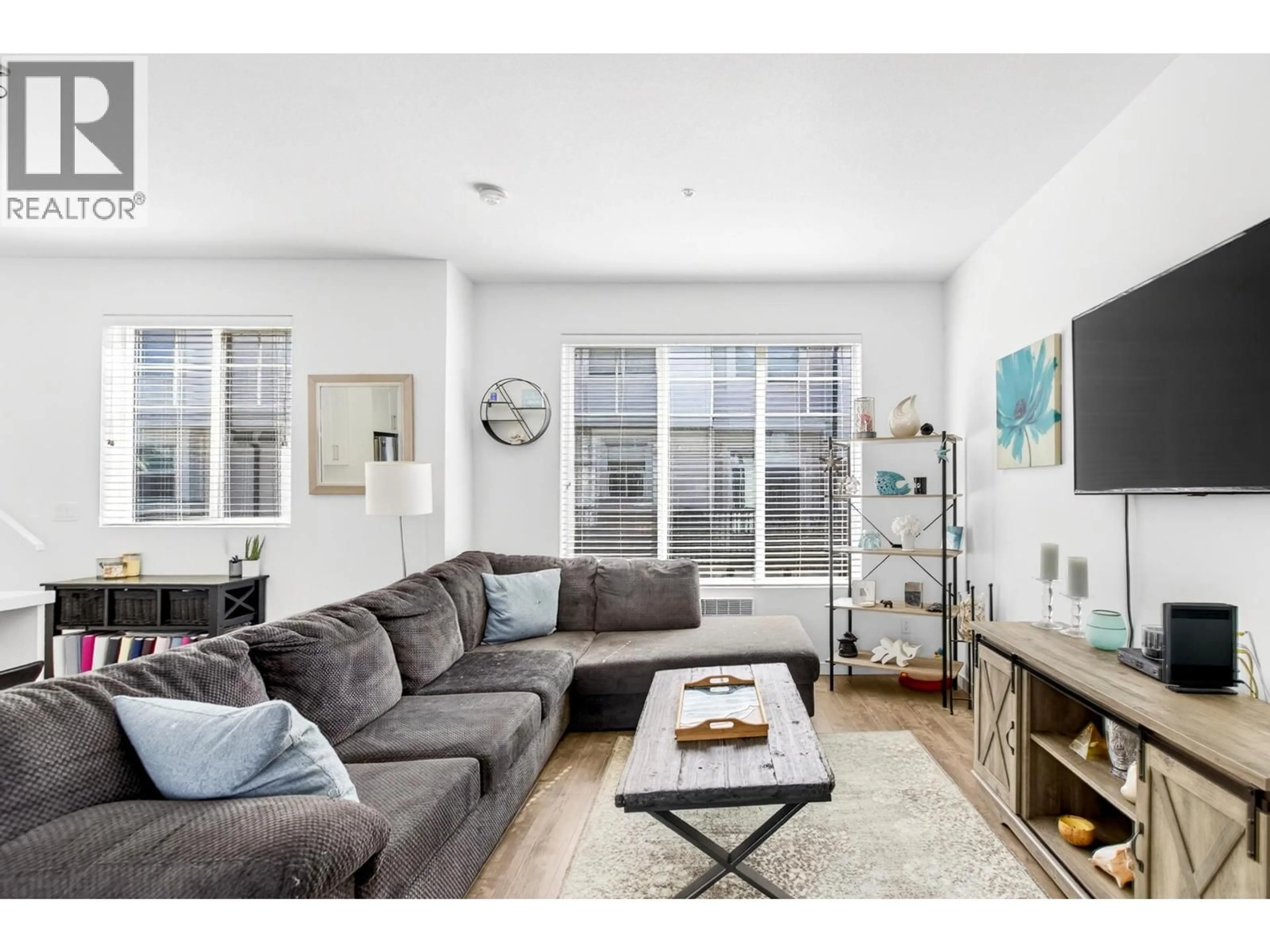 Living room with furniture, unknown for 7 - 11272 240 STREET, Maple Ridge British Columbia V2W0J8