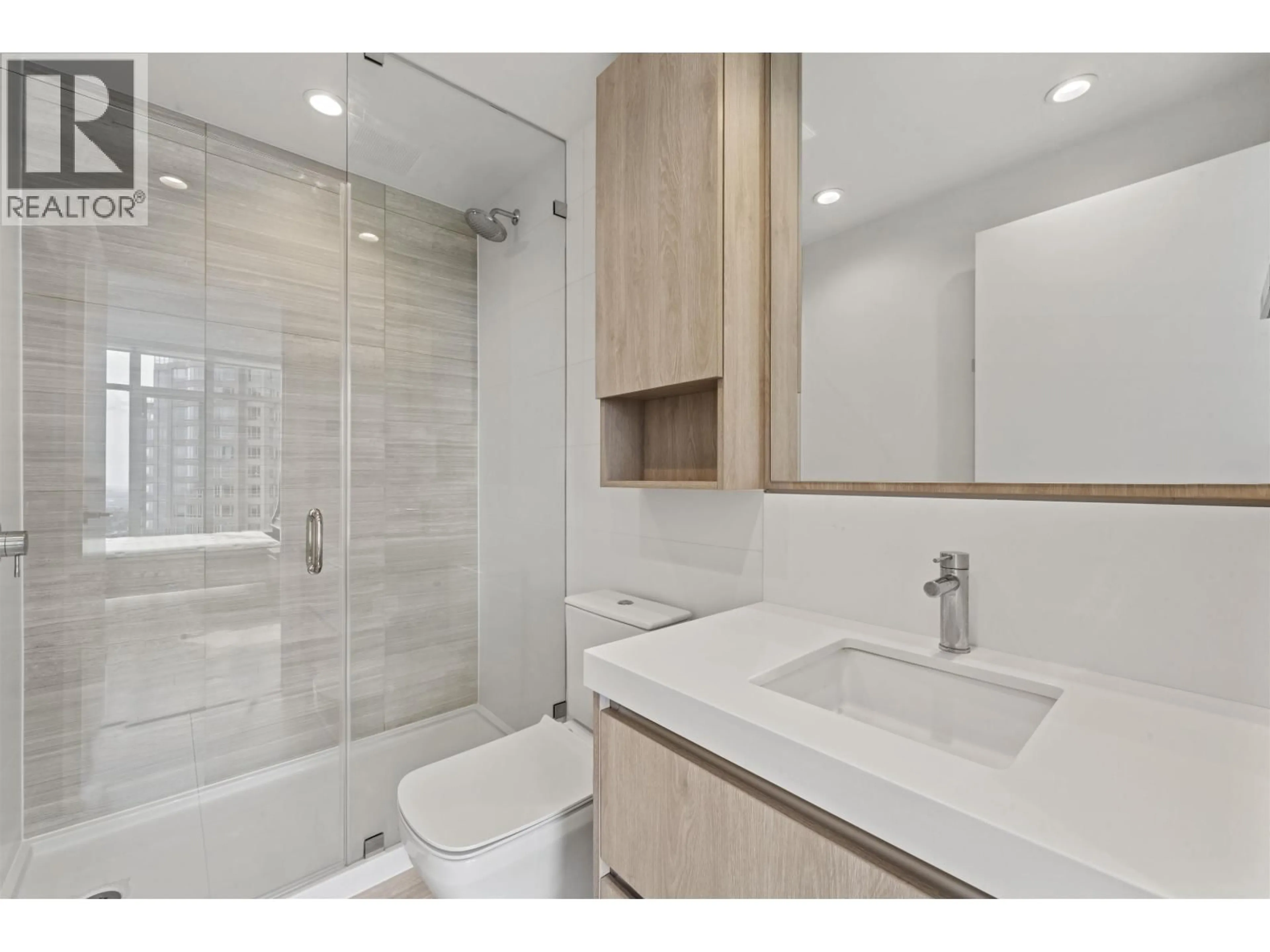 Standard bathroom, ceramic/tile floor for 2102 - 6080 MCKAY AVENUE, Burnaby British Columbia V5H0J4