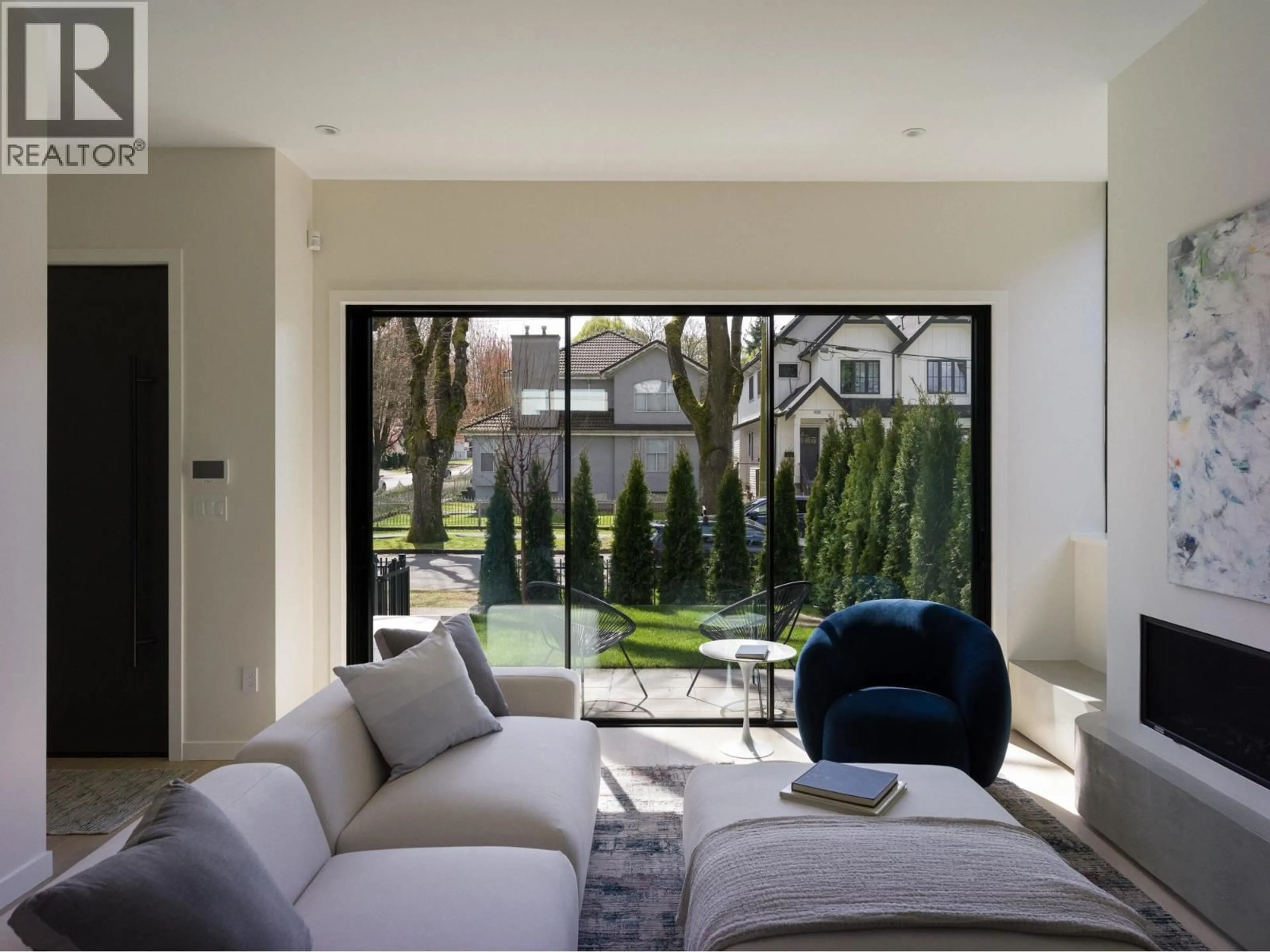 Living room with furniture, unknown for 893 21ST AVENUE, Vancouver British Columbia V5V1S3