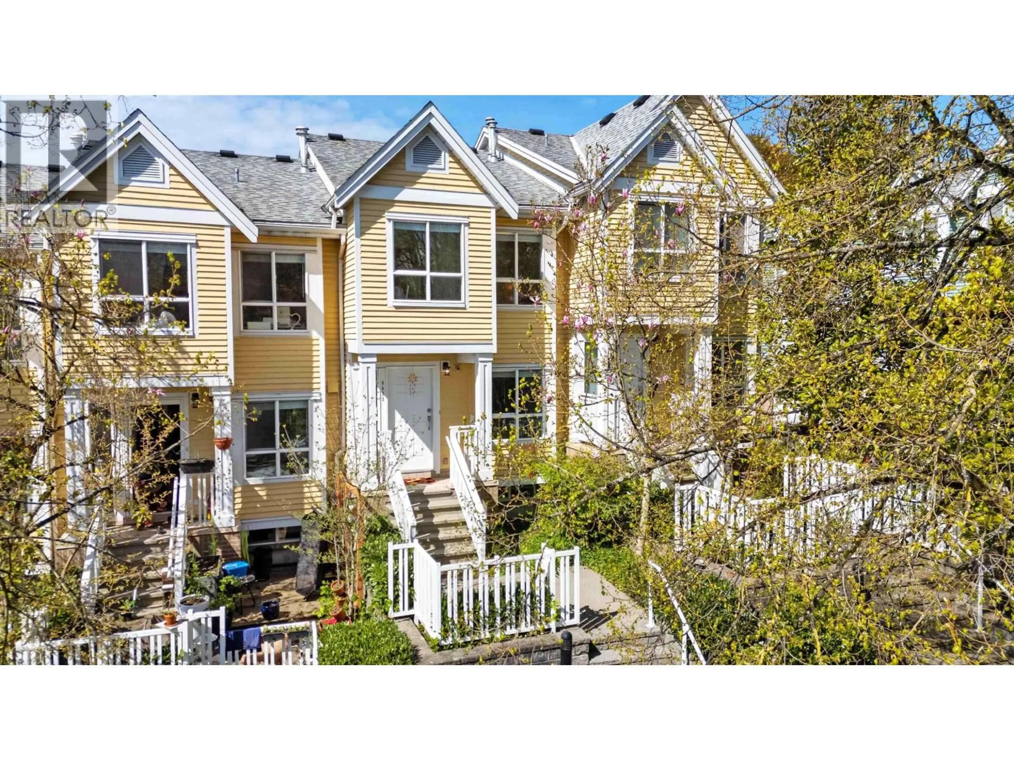 A pic from outside/outdoor area/front of a property/back of a property/a pic from drone, street for 8433 JELLICOE STREET, Vancouver British Columbia V5S2J4