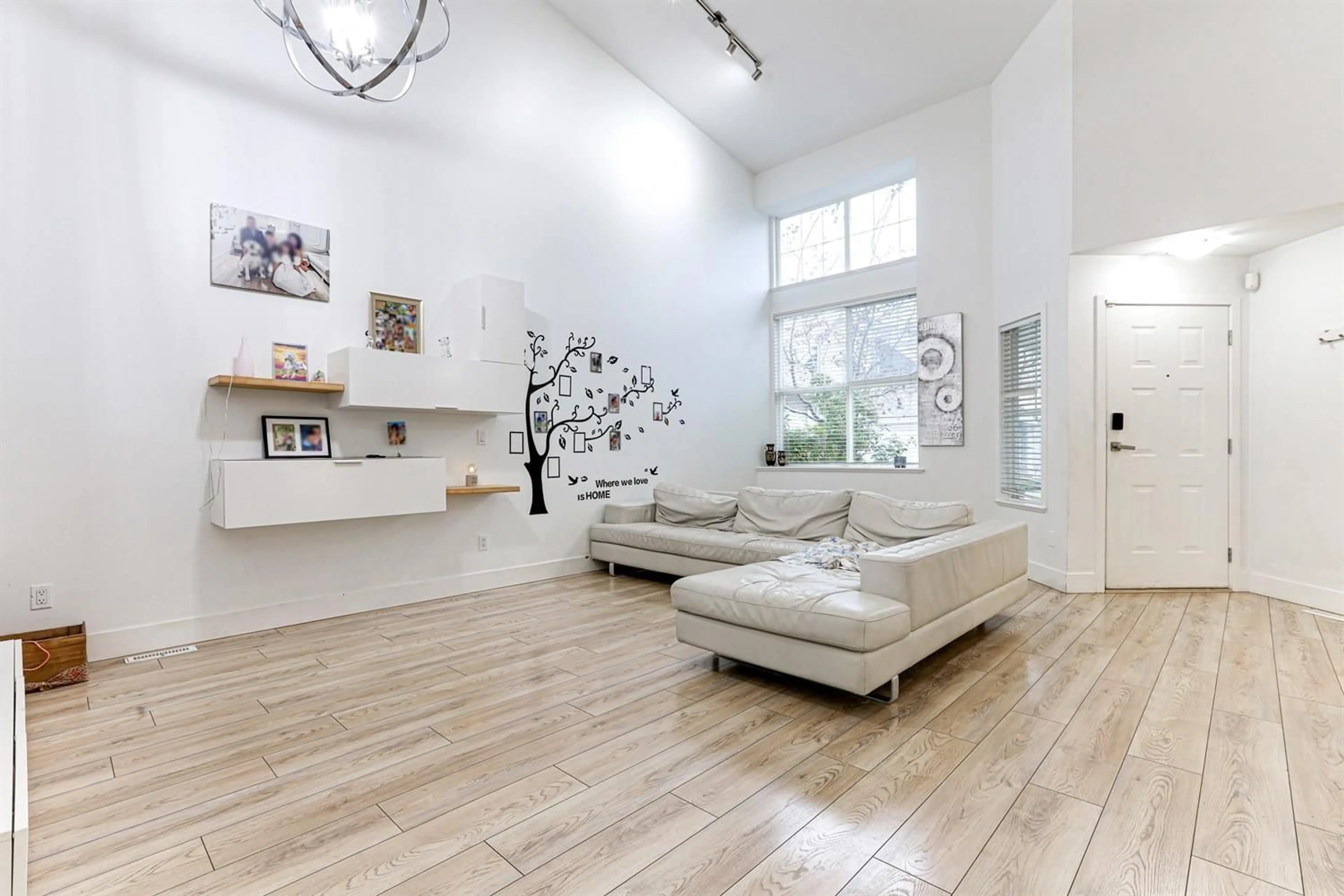 Living room with furniture, unknown for 6 - 16995 64 AVENUE, Surrey British Columbia V3S0V9