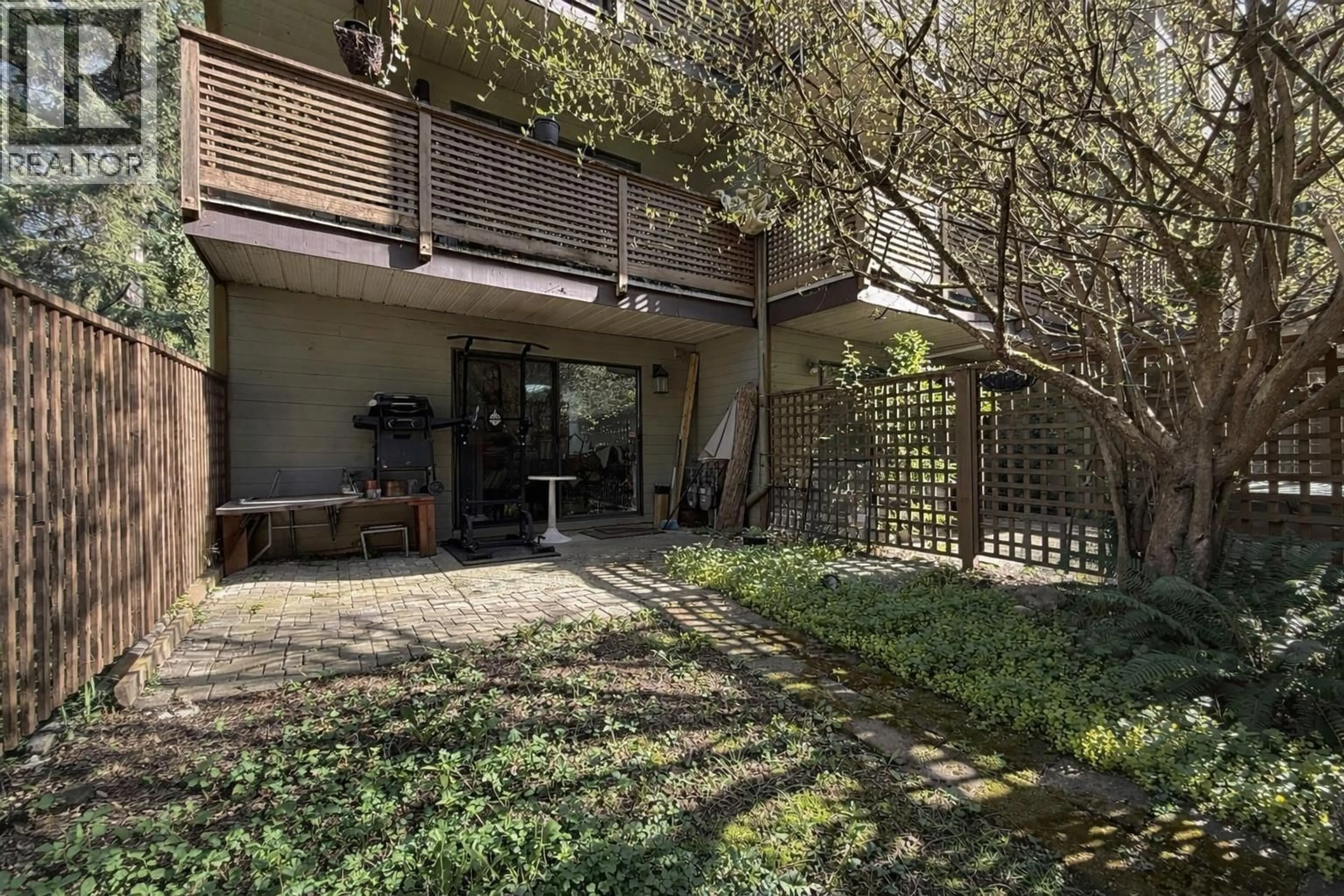 Patio, street for 2750 KINGSFORD AVENUE, Burnaby British Columbia V5B4V4