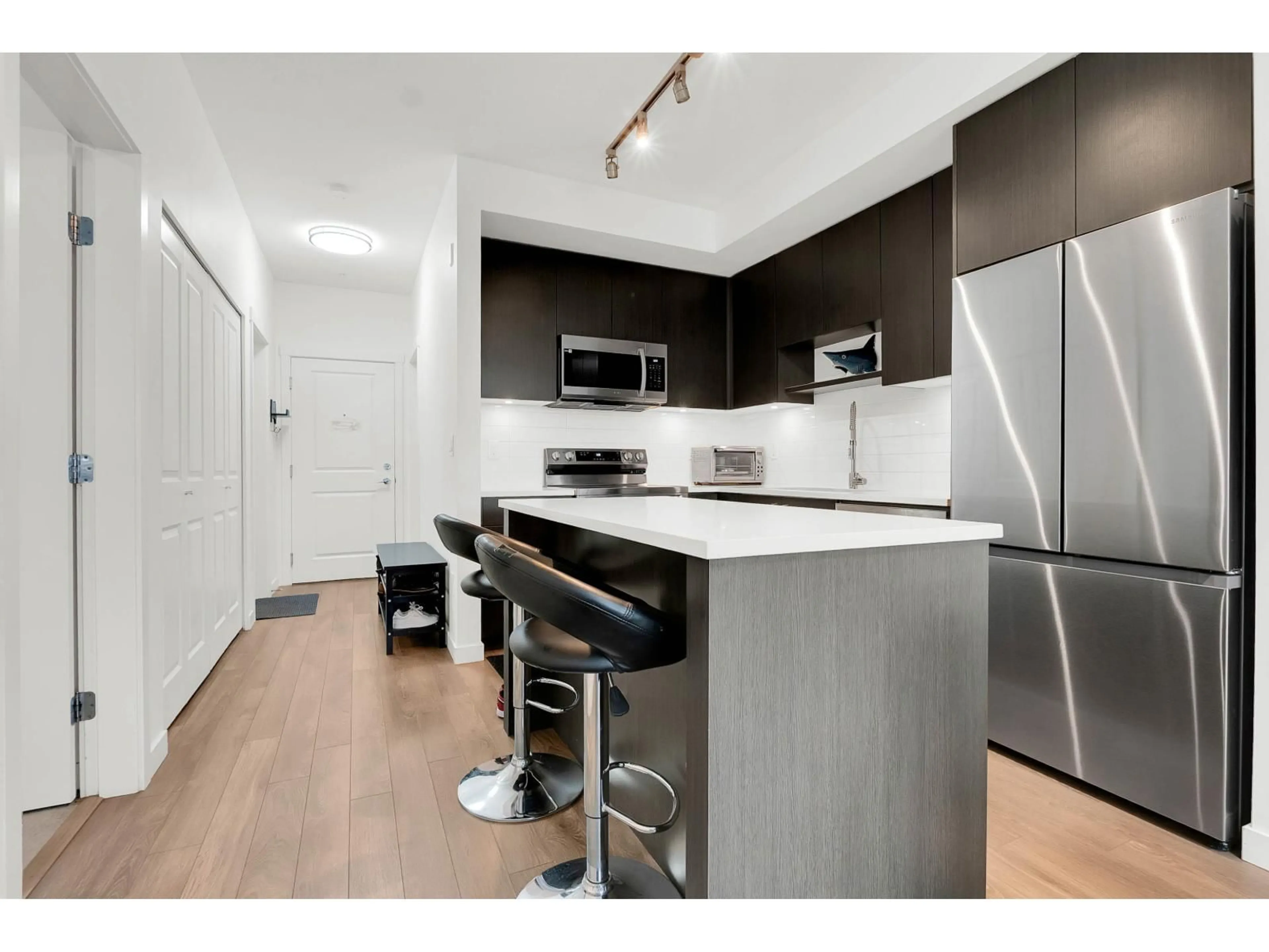 Unknown for 306 - 15858 FRASER HIGHWAY, Surrey British Columbia V4N6X4