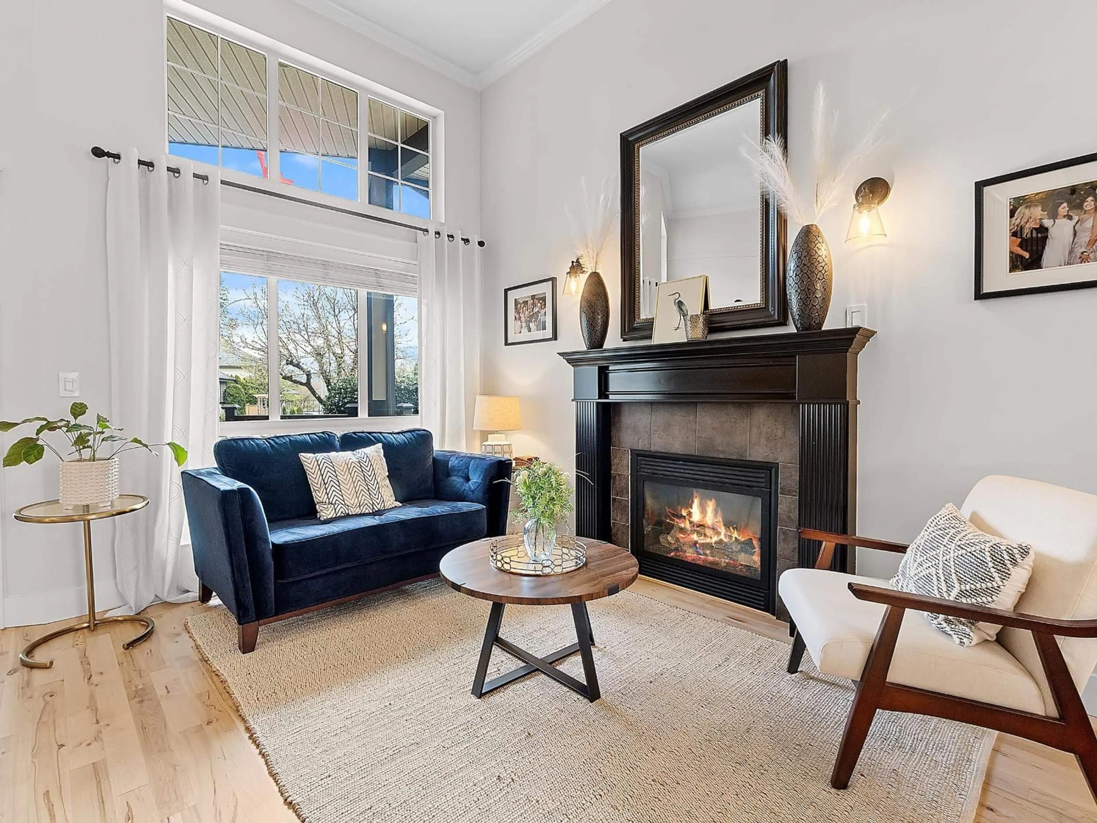 Living room with furniture, unknown for 21788 95A AVENUE, Langley British Columbia V1M4E9