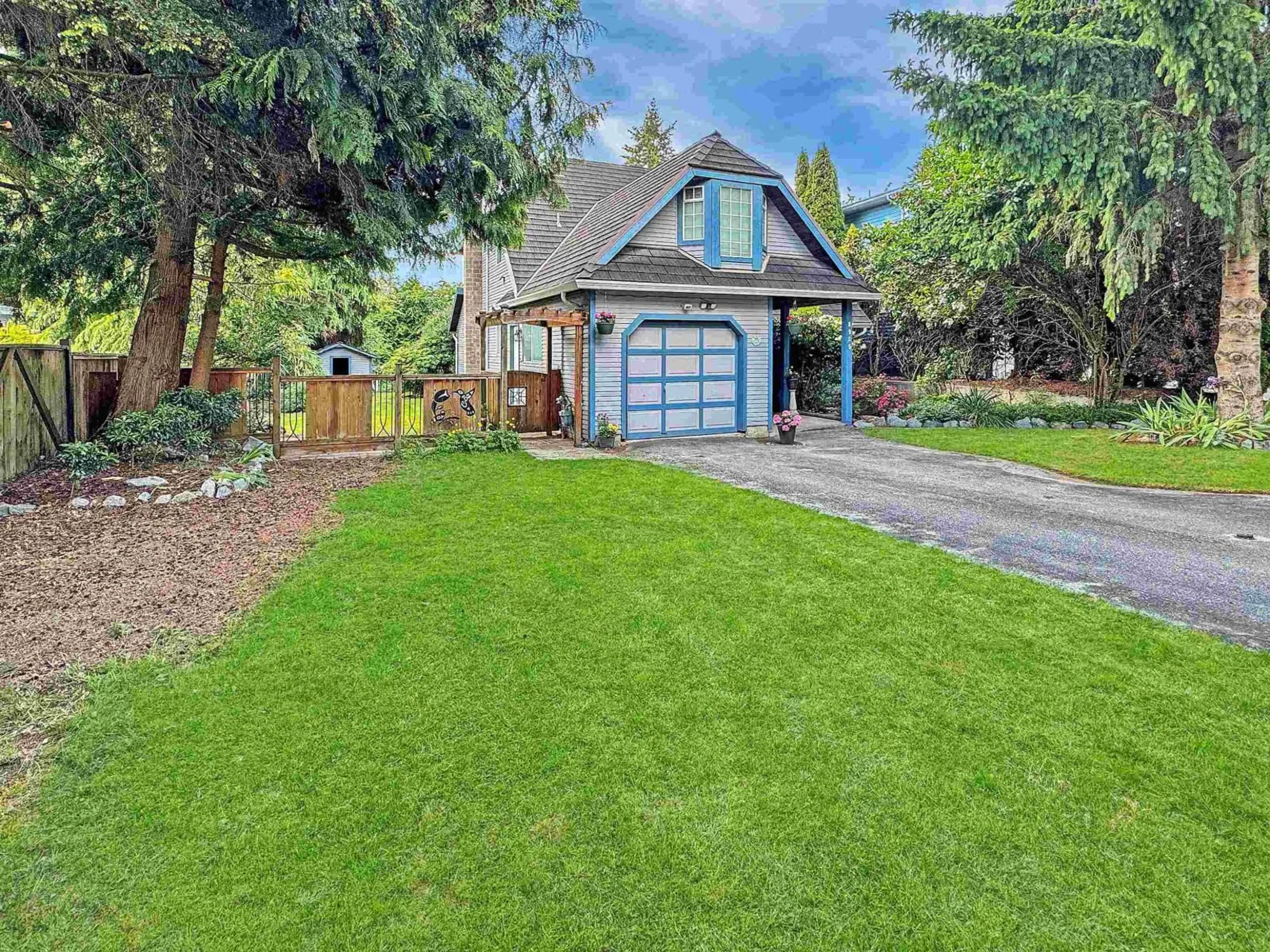 Home with vinyl exterior material, street for 8985 WATSON COURT, Delta British Columbia V4C8A1