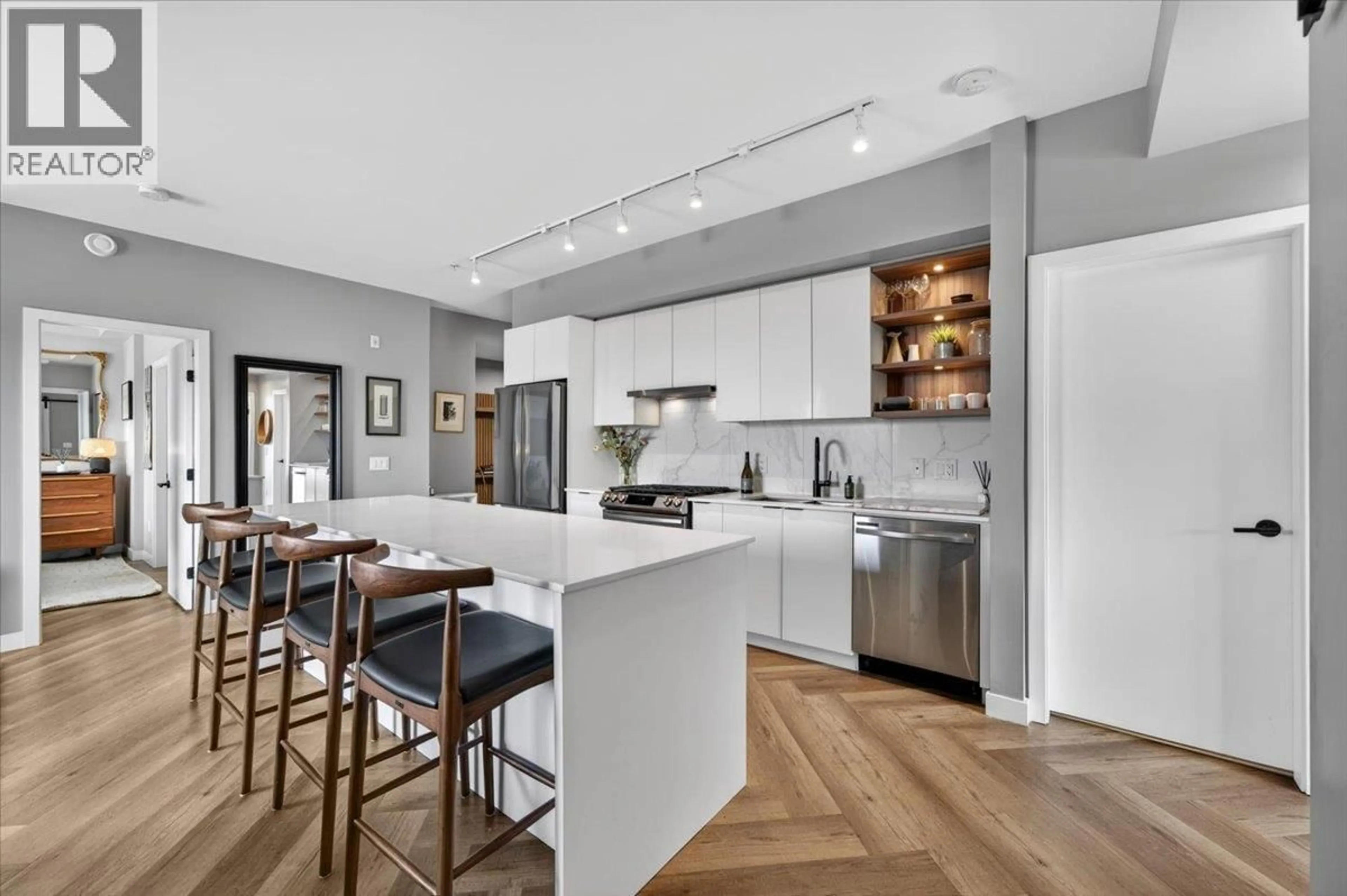 Open concept kitchen, unknown for 605 - 3229 ST JOHNS STREET, Port Moody British Columbia V3H0M4